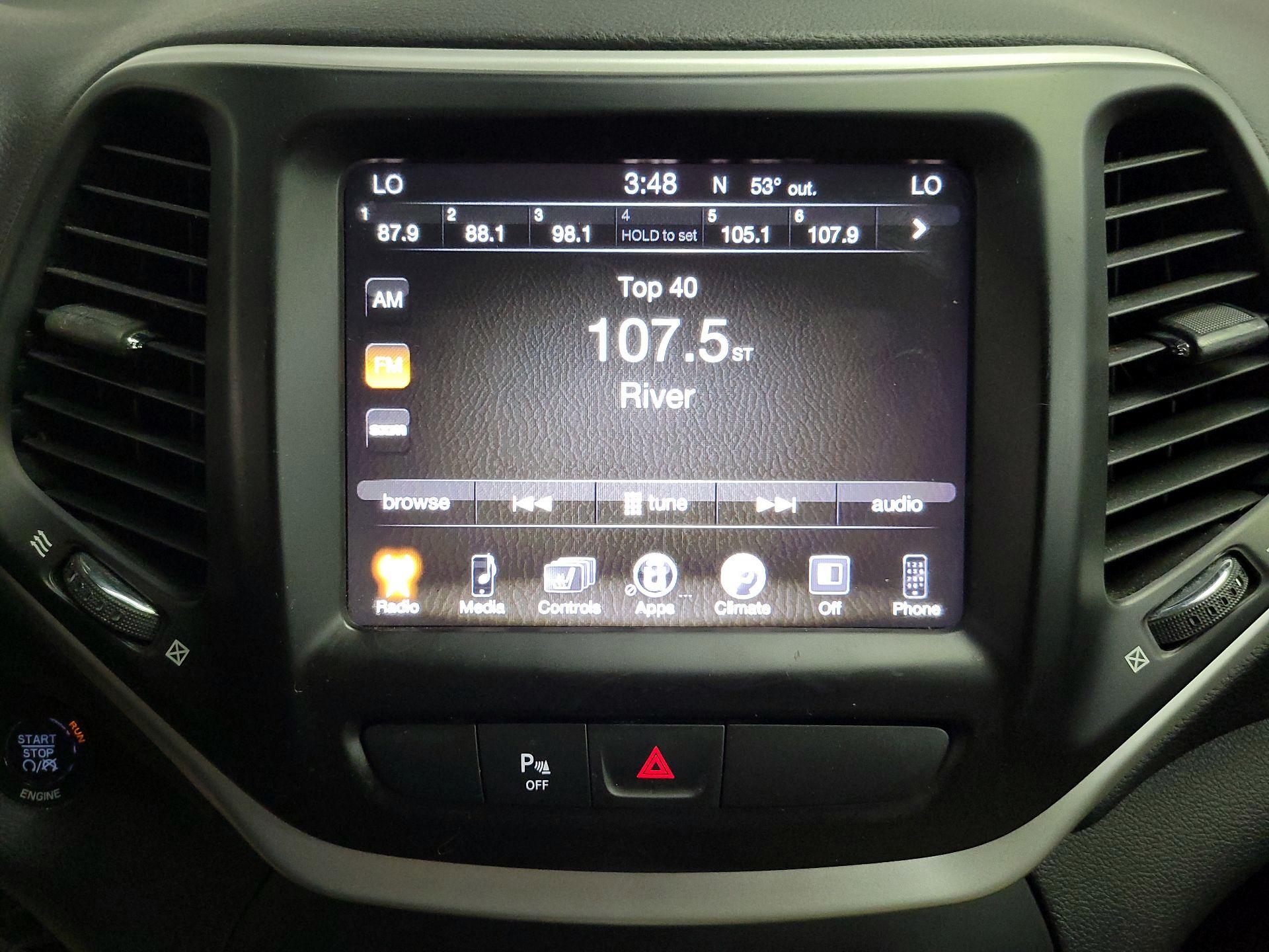Thumbnail: 2016 Jeep Cherokee - 15