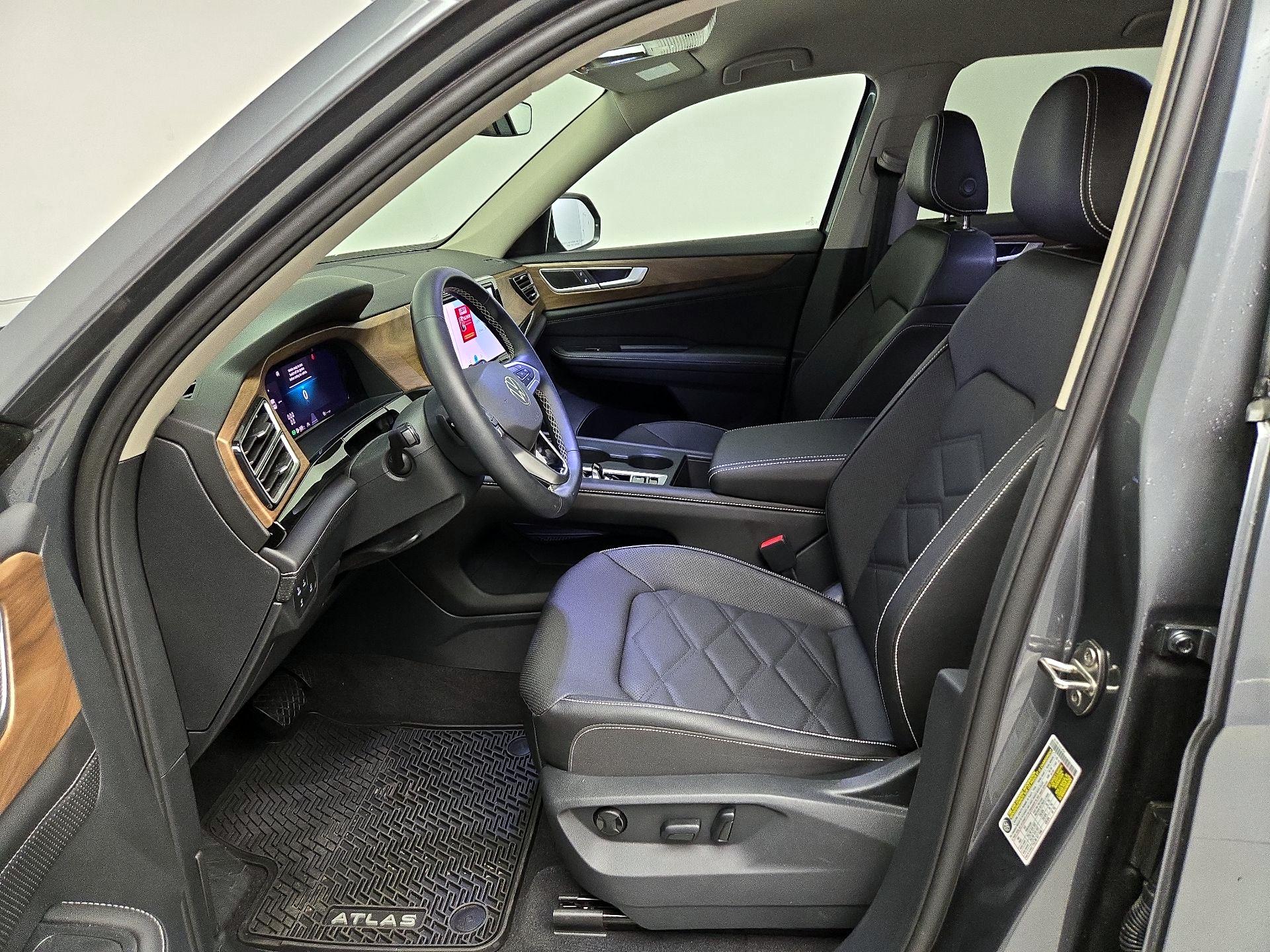 Thumbnail: 2025 Volkswagen Atlas - 11