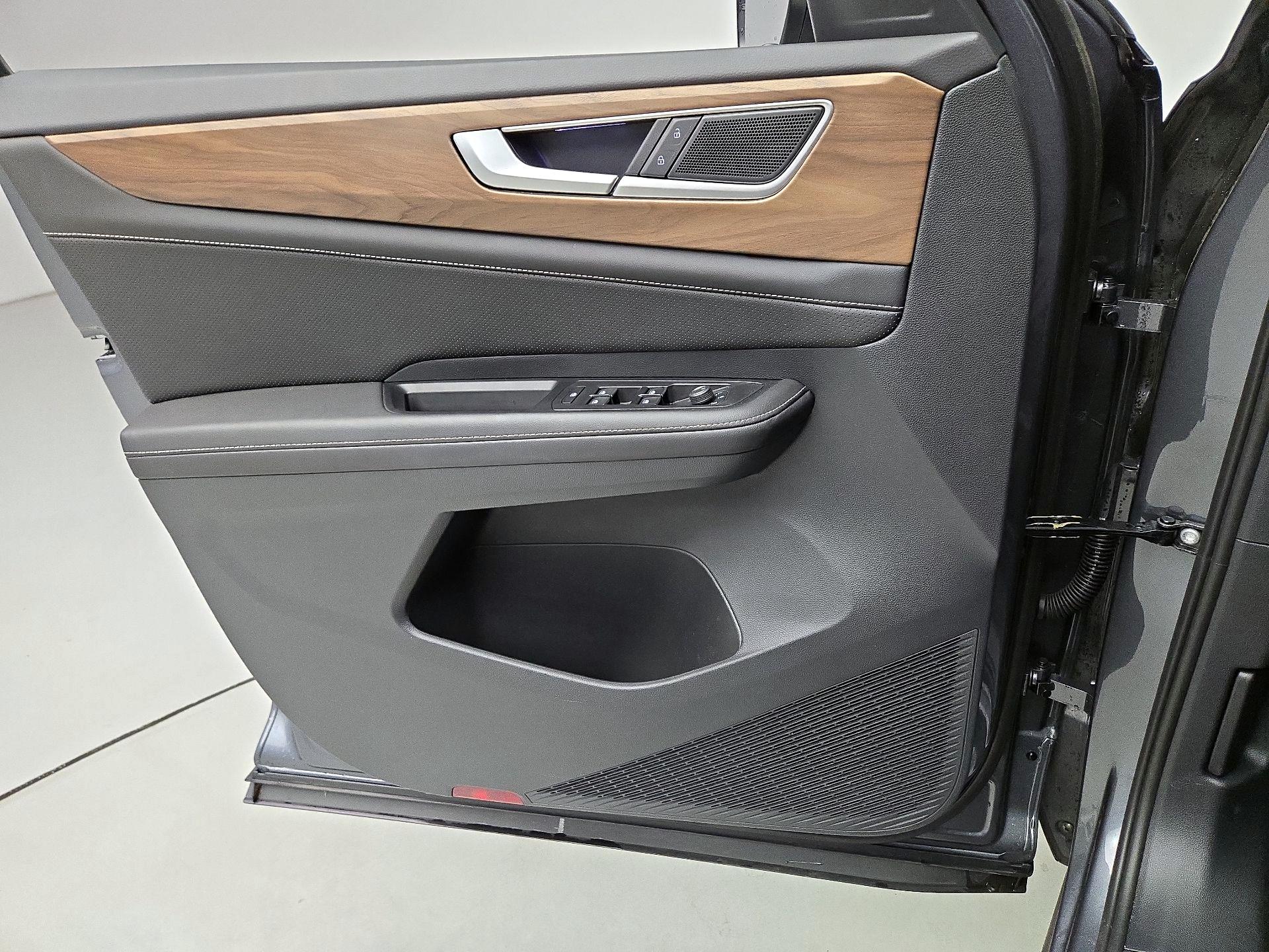 Thumbnail: 2025 Volkswagen Atlas - 12