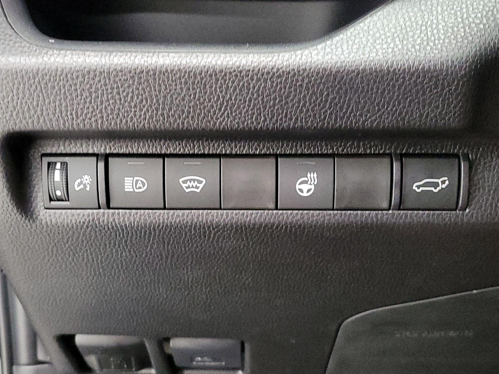 Thumbnail: 2025 Toyota RAV4 - 13