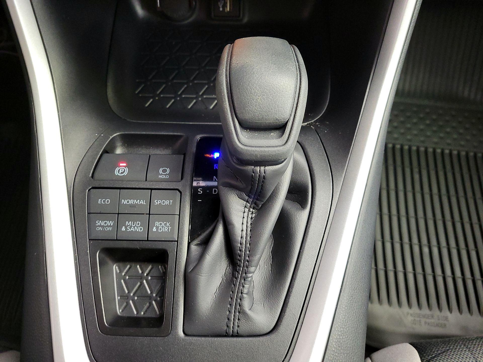 Thumbnail: 2025 Toyota RAV4 - 18