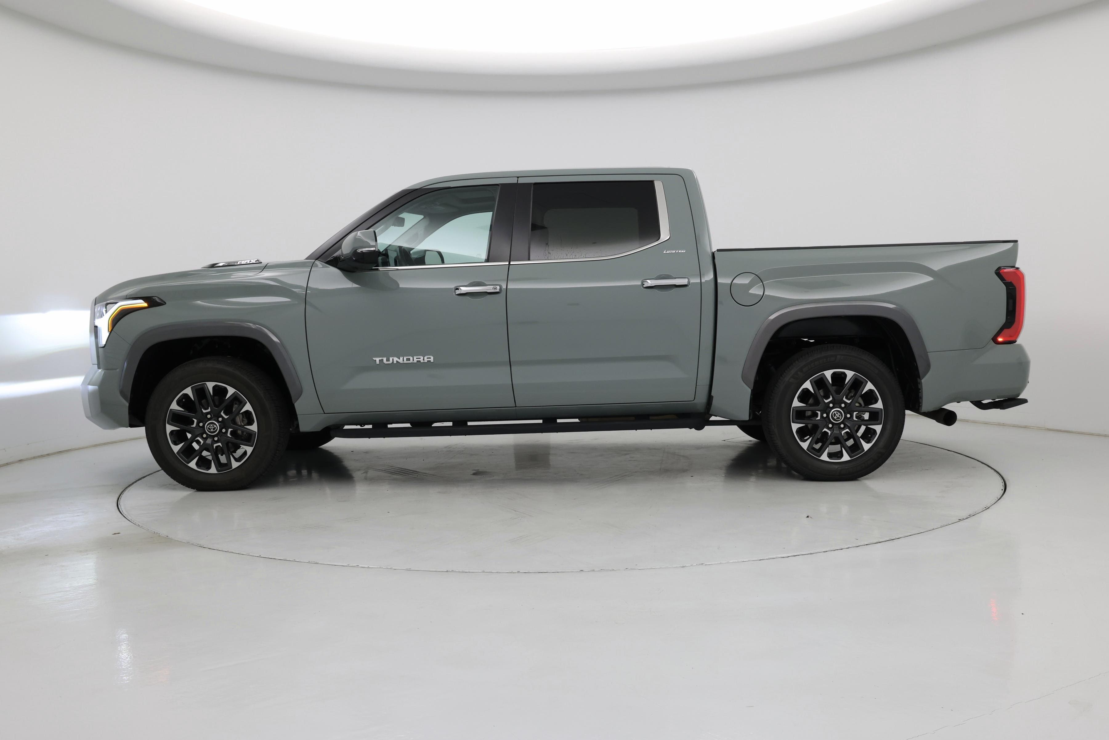 Thumbnail: 2024 Toyota Tundra - 3