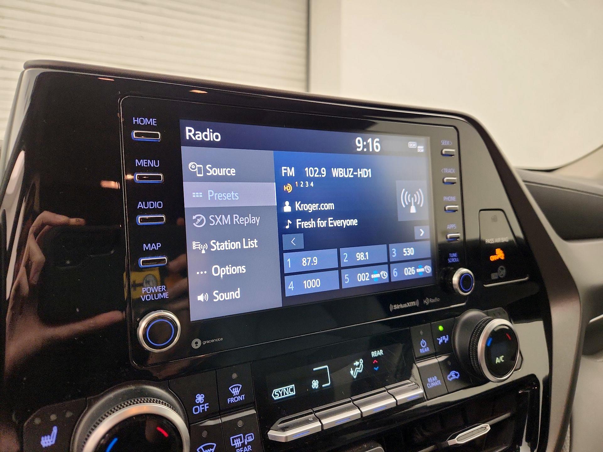 Thumbnail: 2020 Toyota Highlander - 15