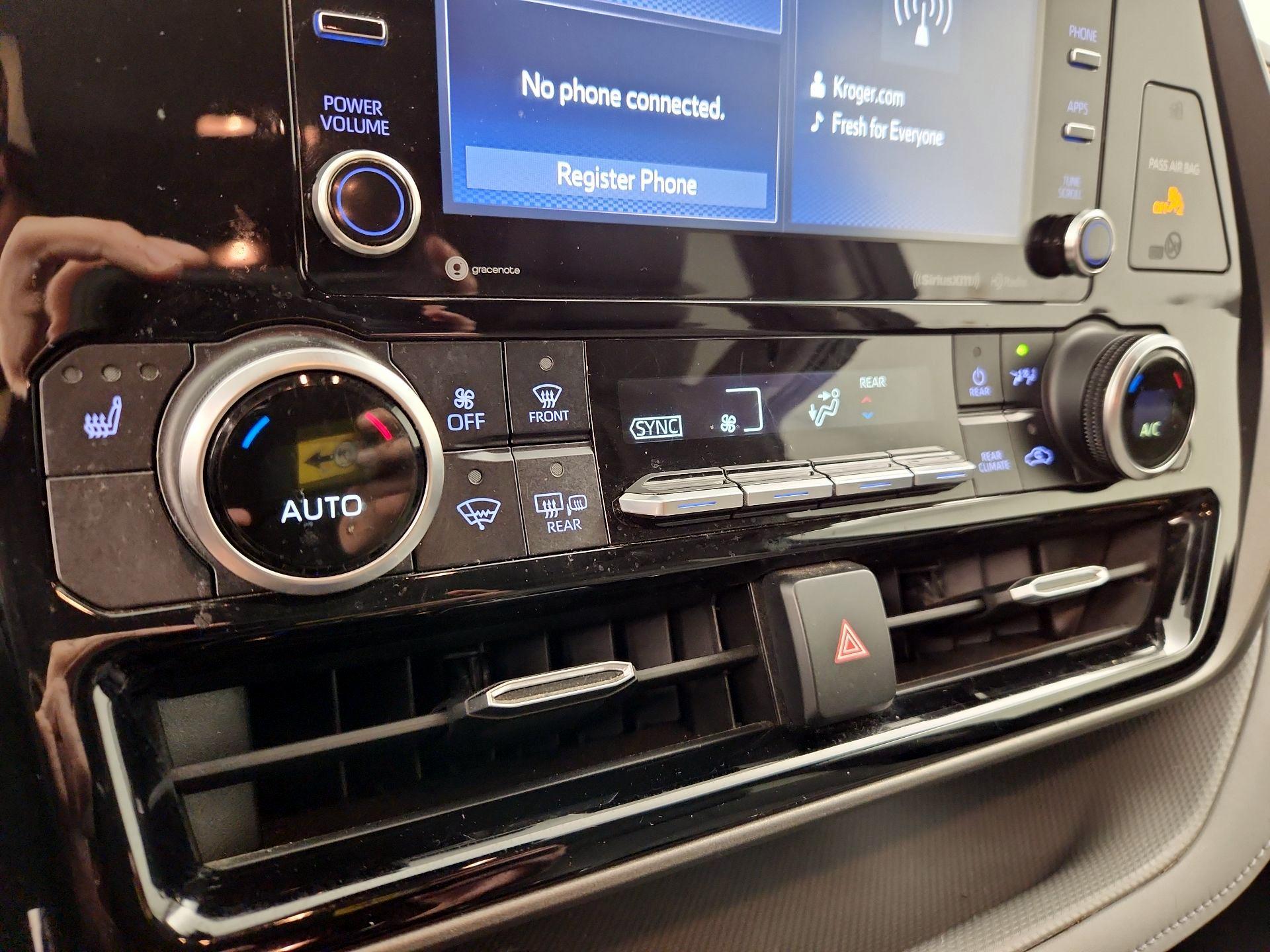 Thumbnail: 2020 Toyota Highlander - 16