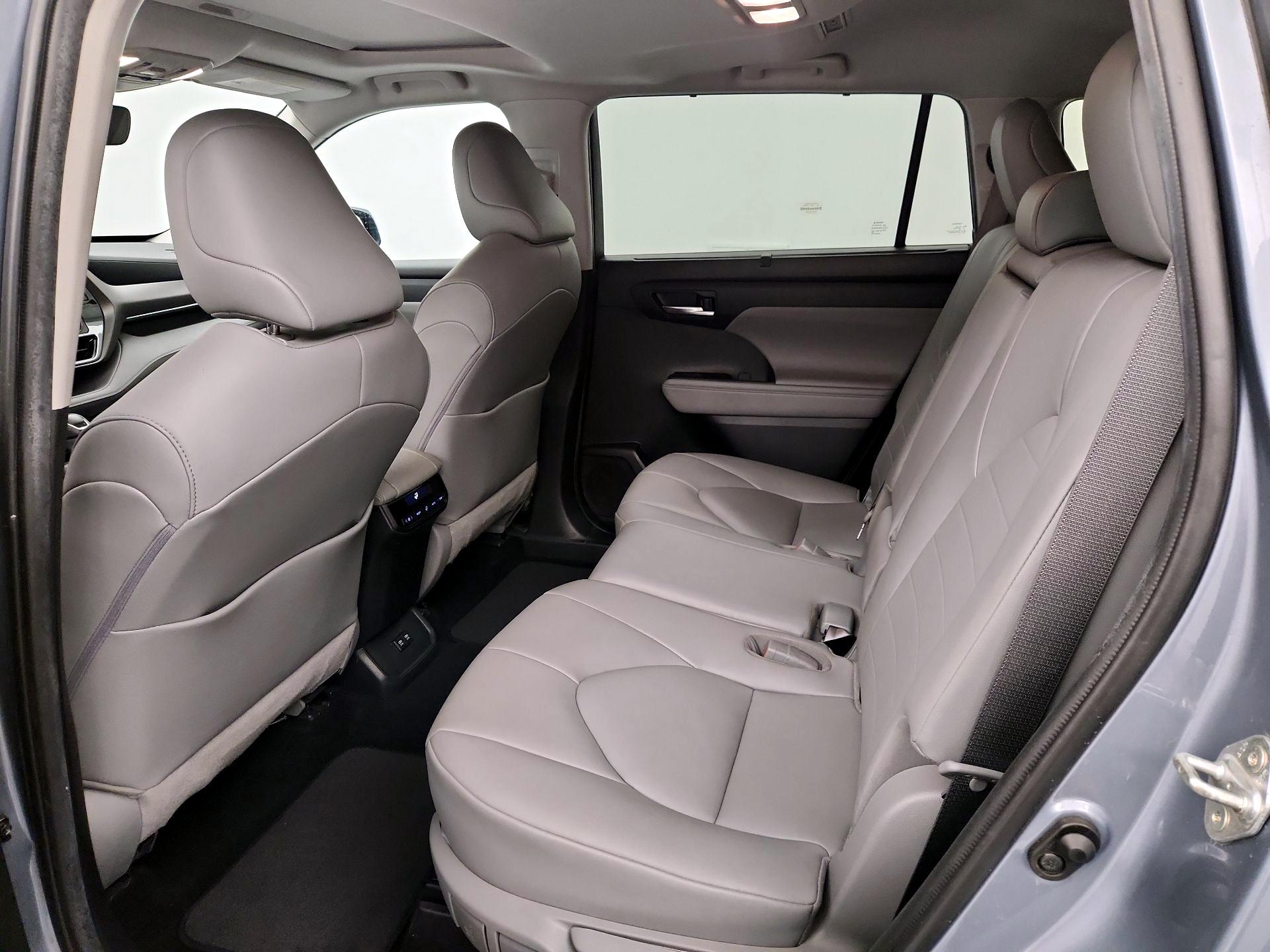 Thumbnail: 2020 Toyota Highlander - 19