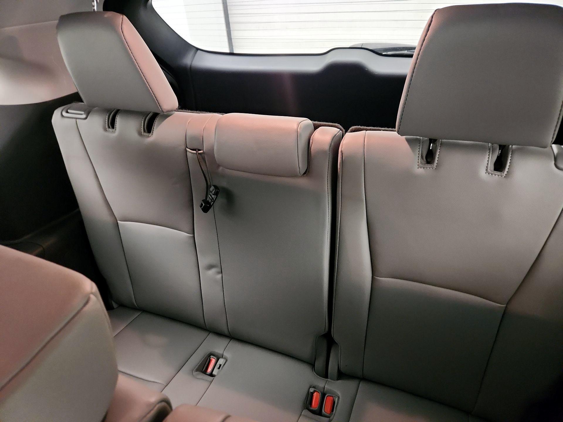 Thumbnail: 2020 Toyota Highlander - 20