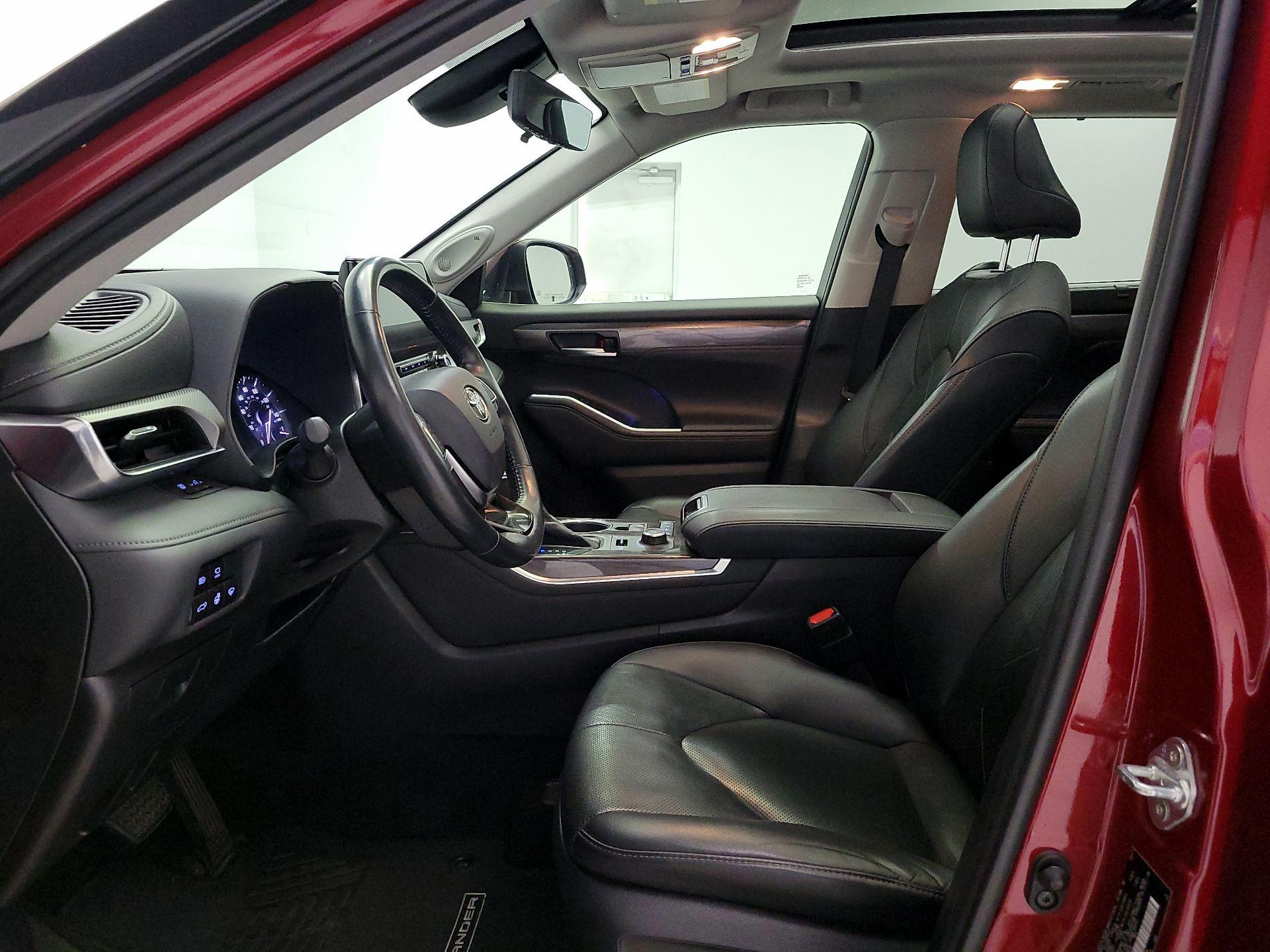 Thumbnail: 2021 Toyota Highlander - 11