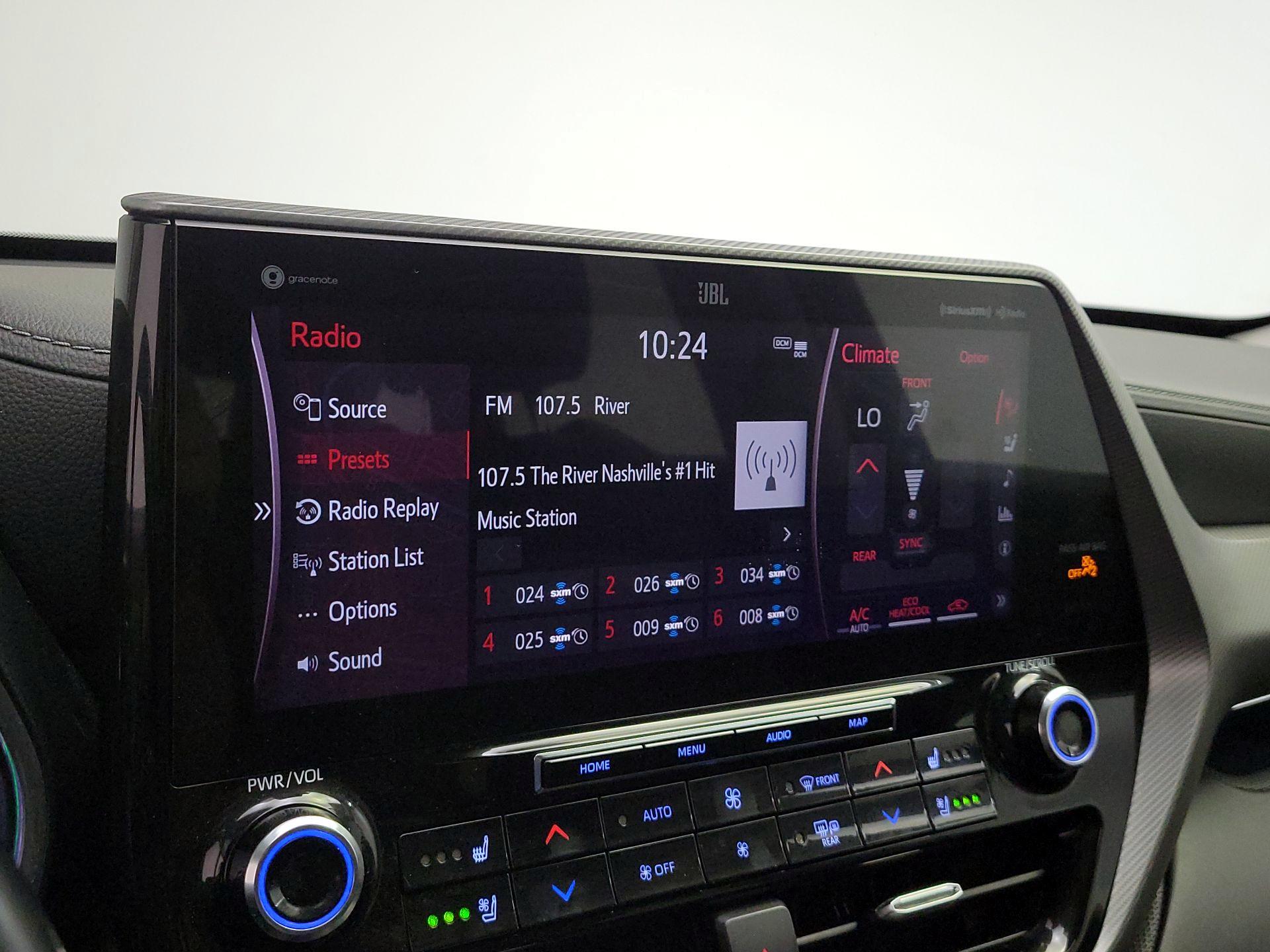 Thumbnail: 2021 Toyota Highlander - 16