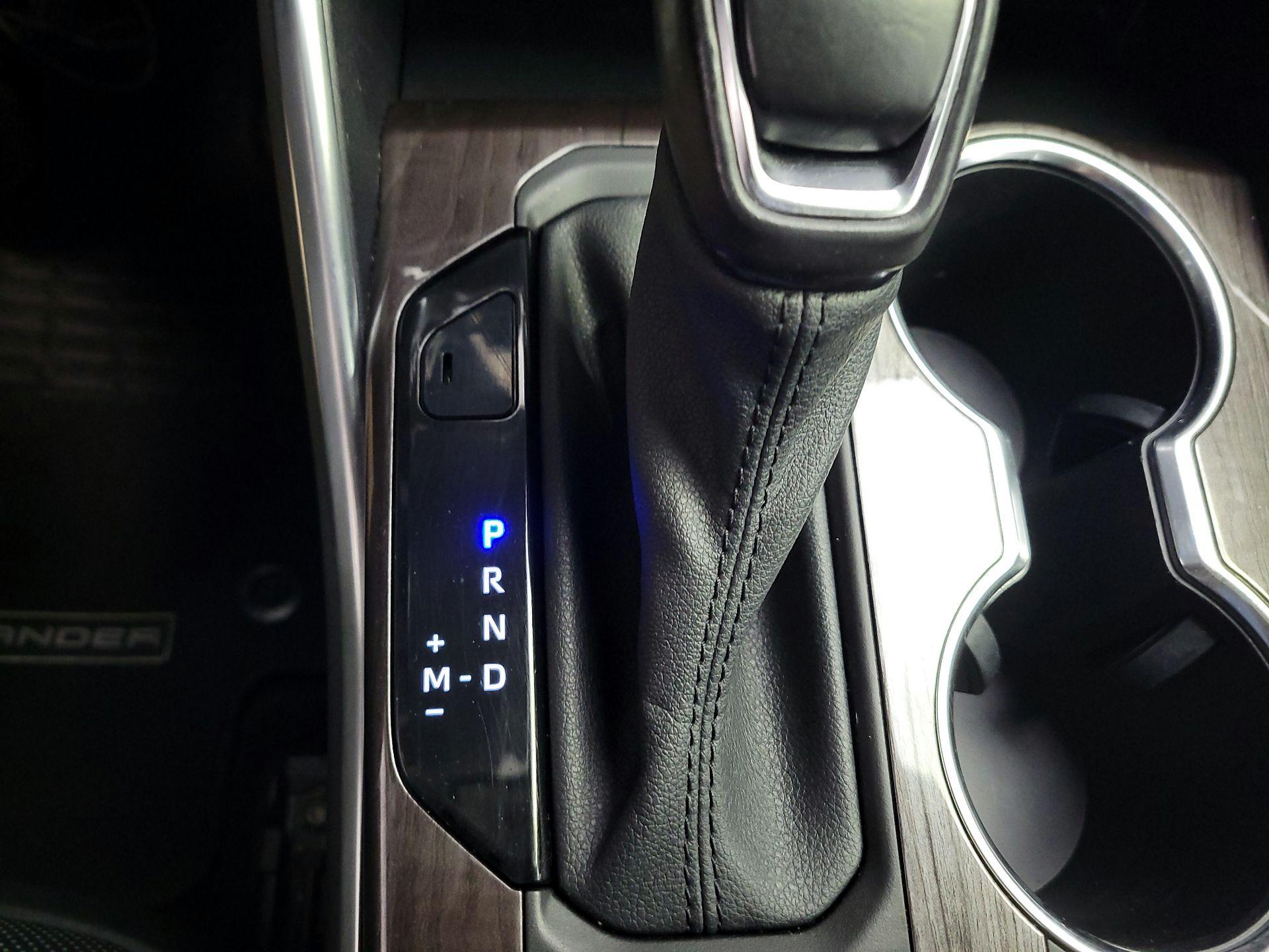 Thumbnail: 2021 Toyota Highlander - 18