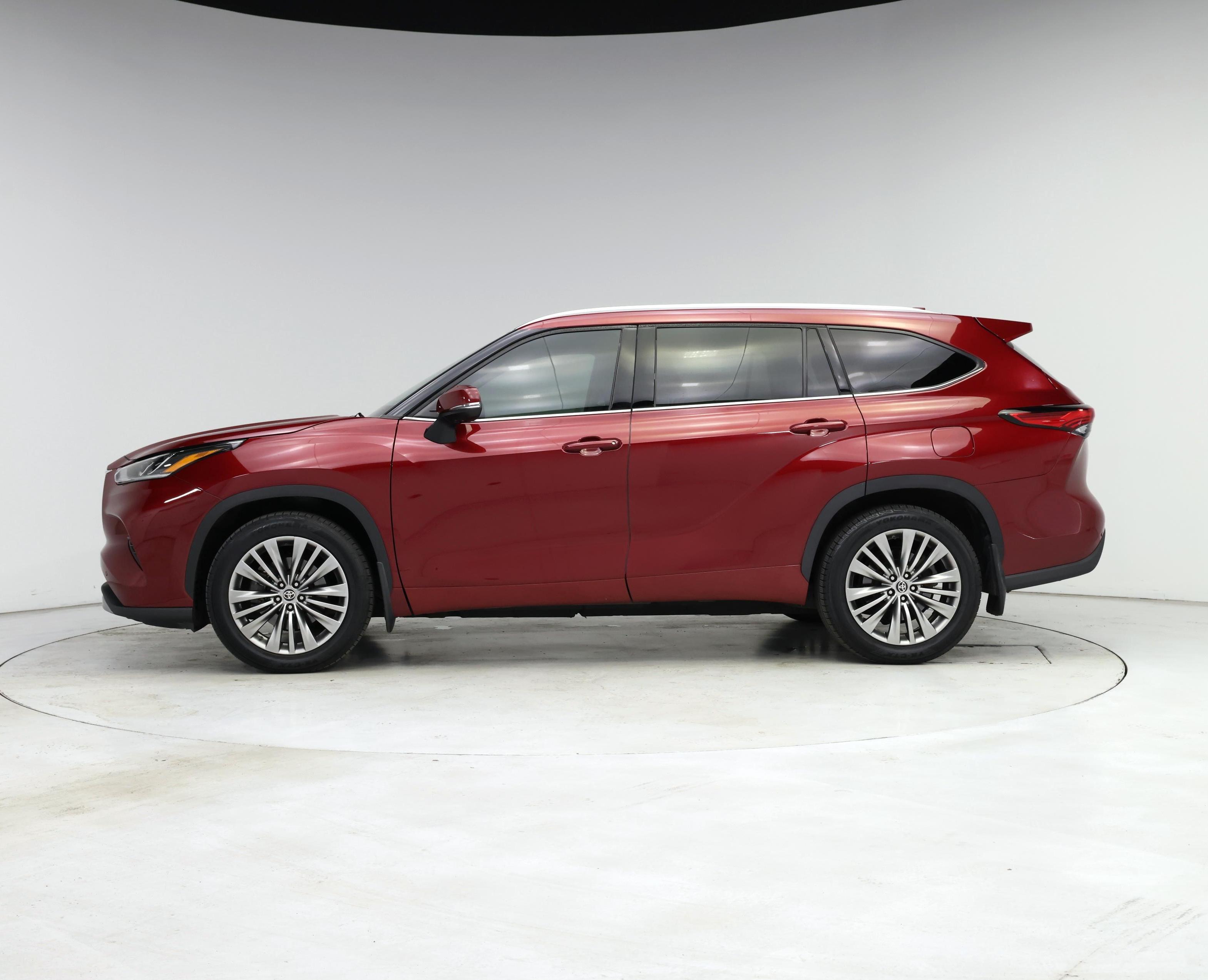 Thumbnail: 2021 Toyota Highlander - 3