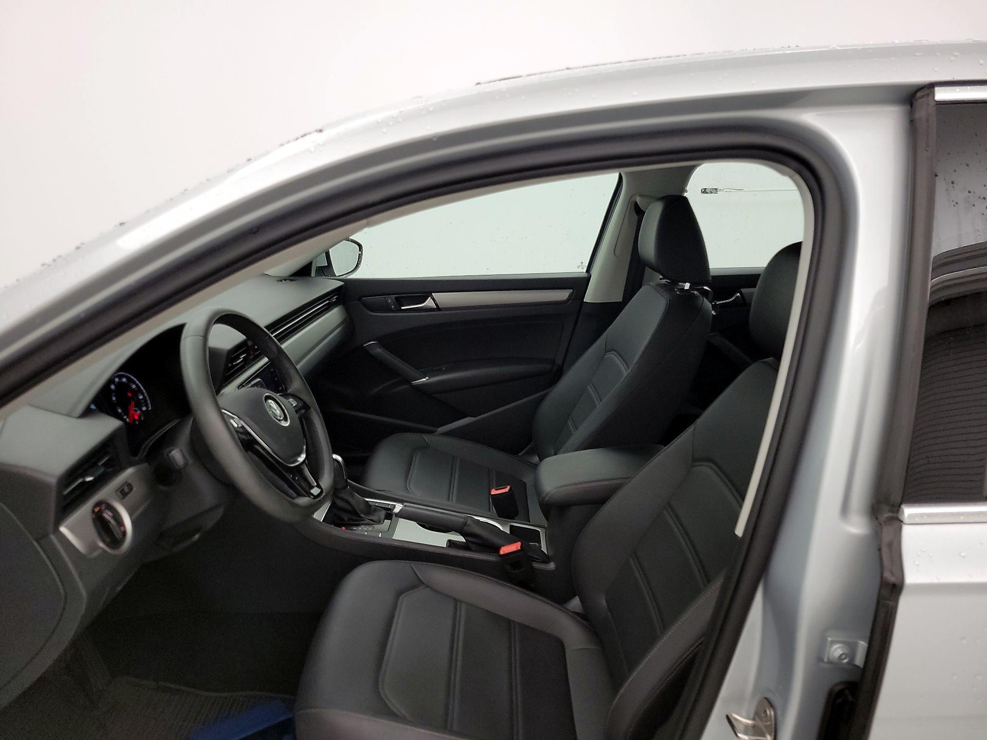 Thumbnail: 2021 Volkswagen Passat - 11