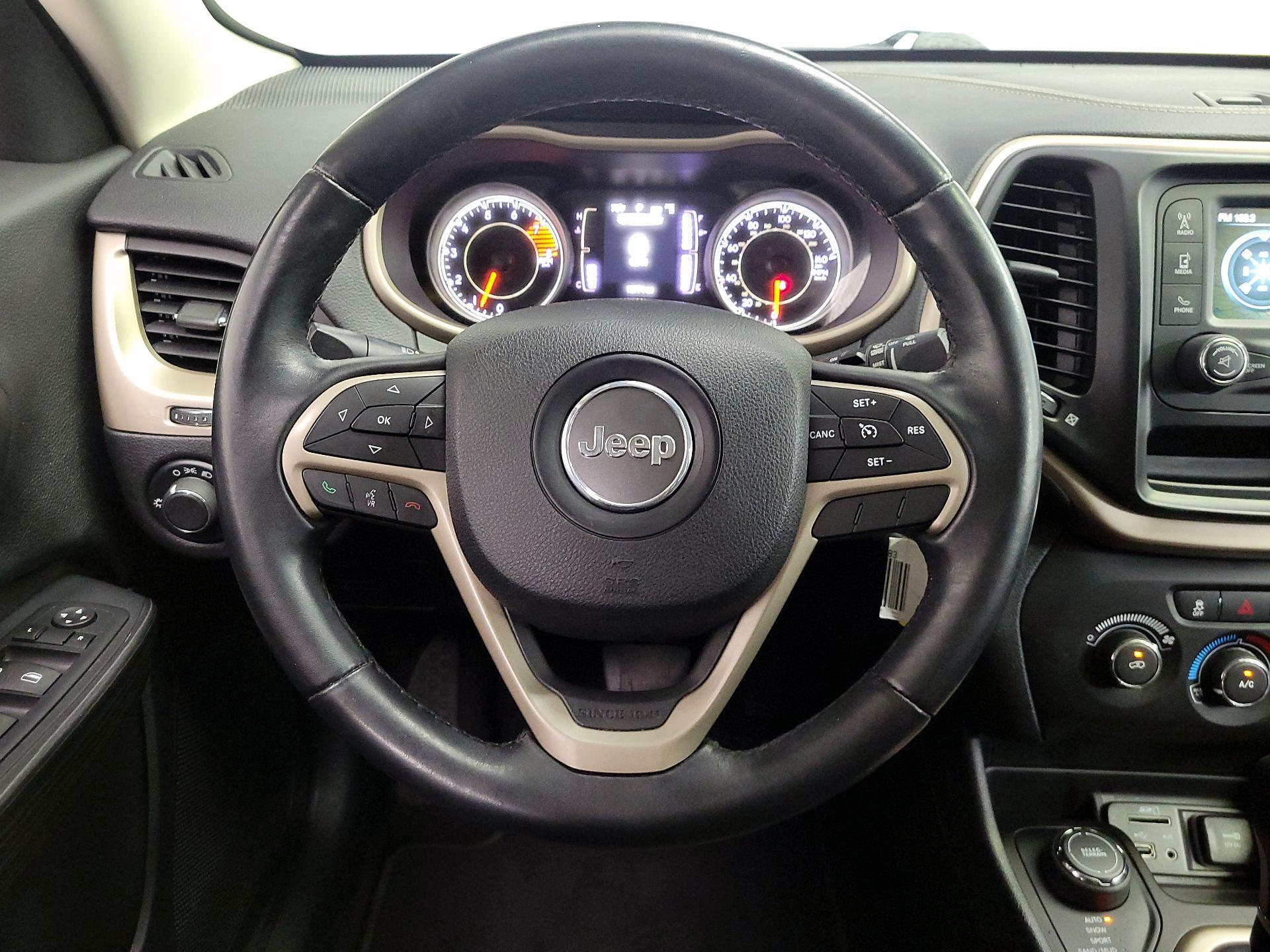 Thumbnail: 2016 Jeep Cherokee - 10