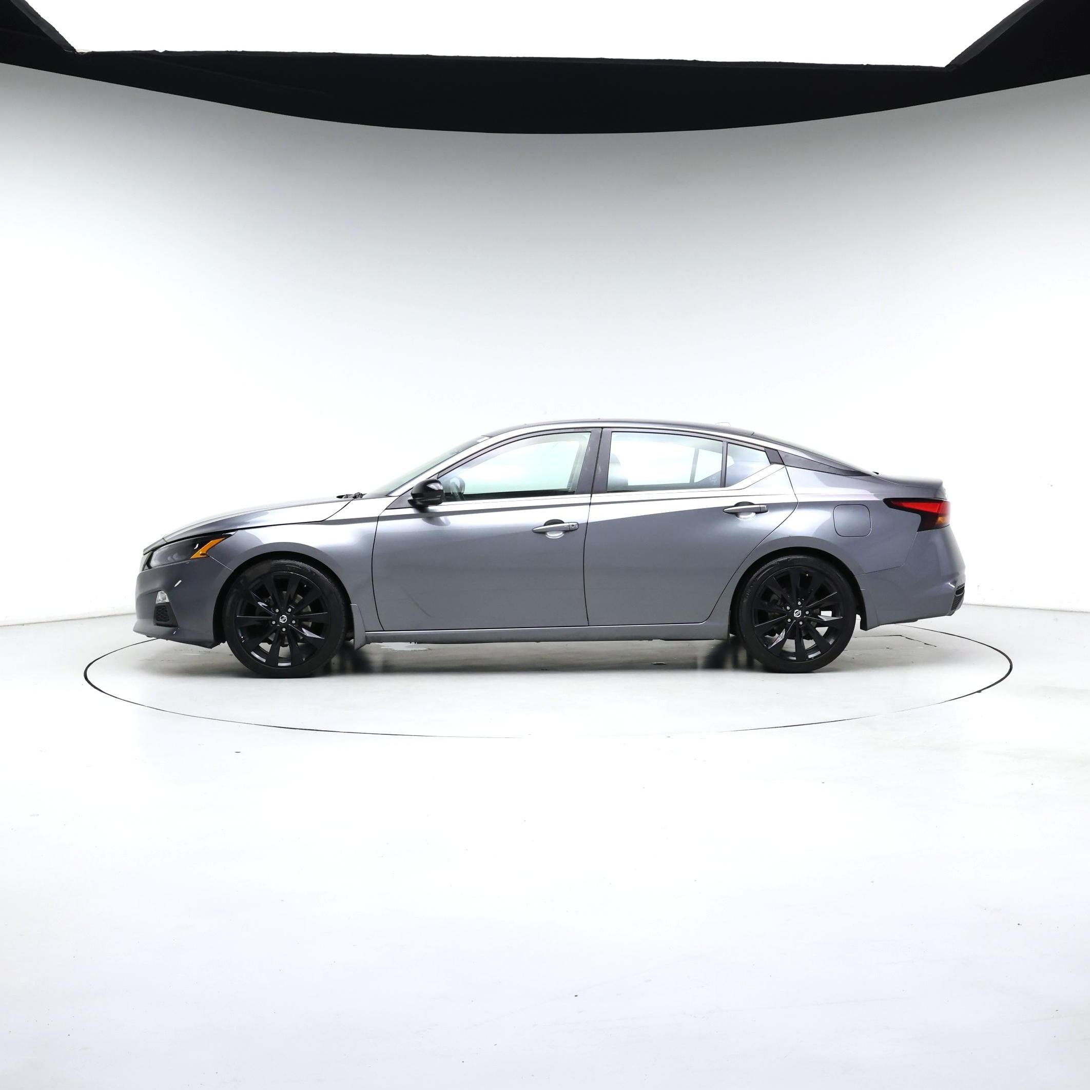 Thumbnail: 2020 Nissan Altima - 3