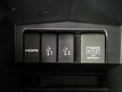 USB/AUX Ports