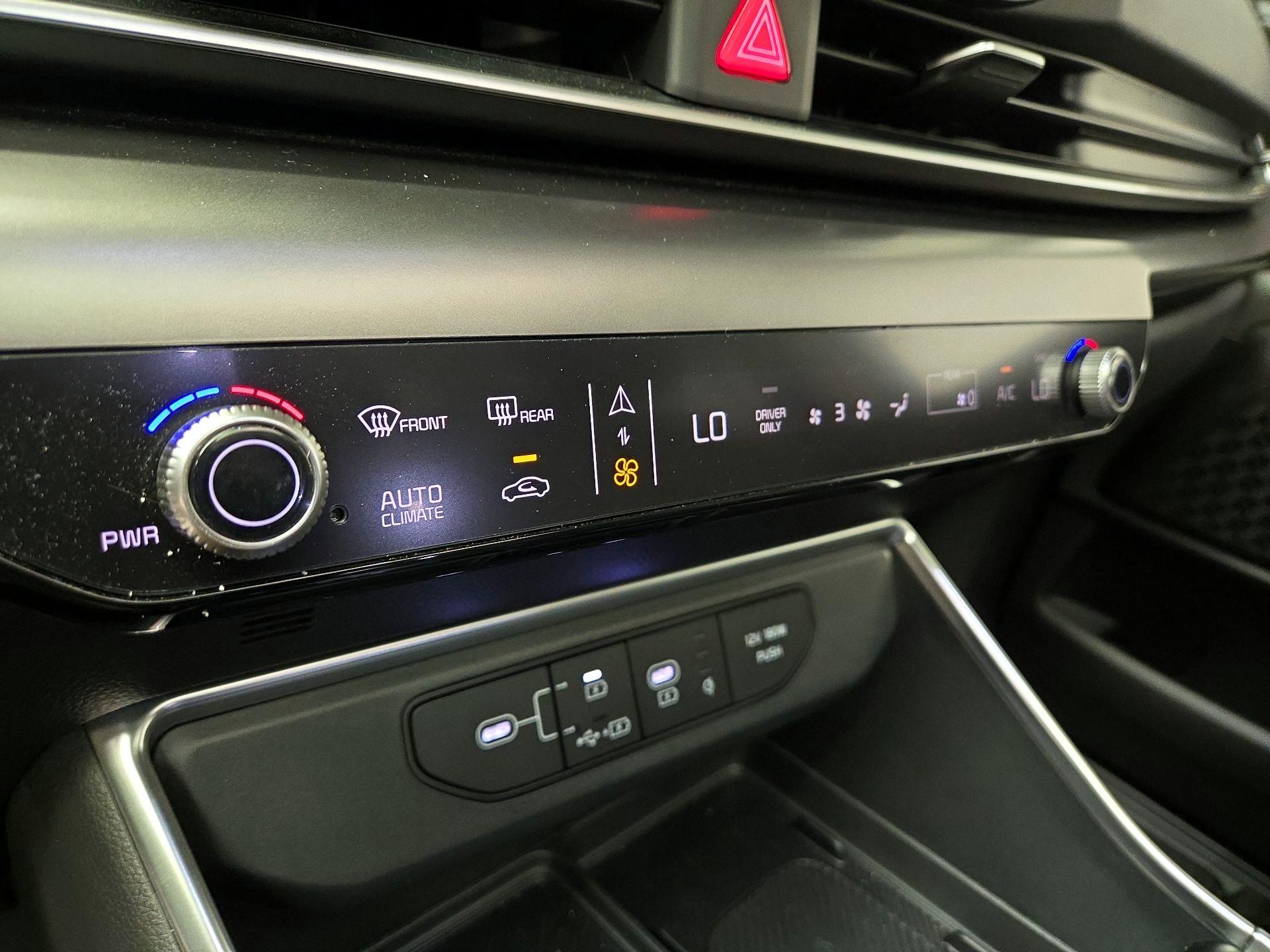 Thumbnail: 2026 Kia Carnival - 17