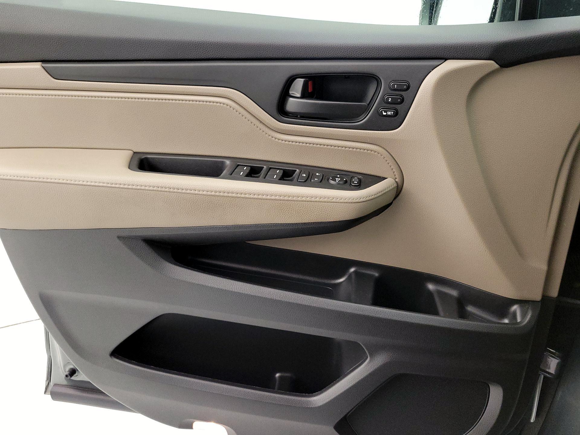 Thumbnail: 2020 Honda Odyssey - 12