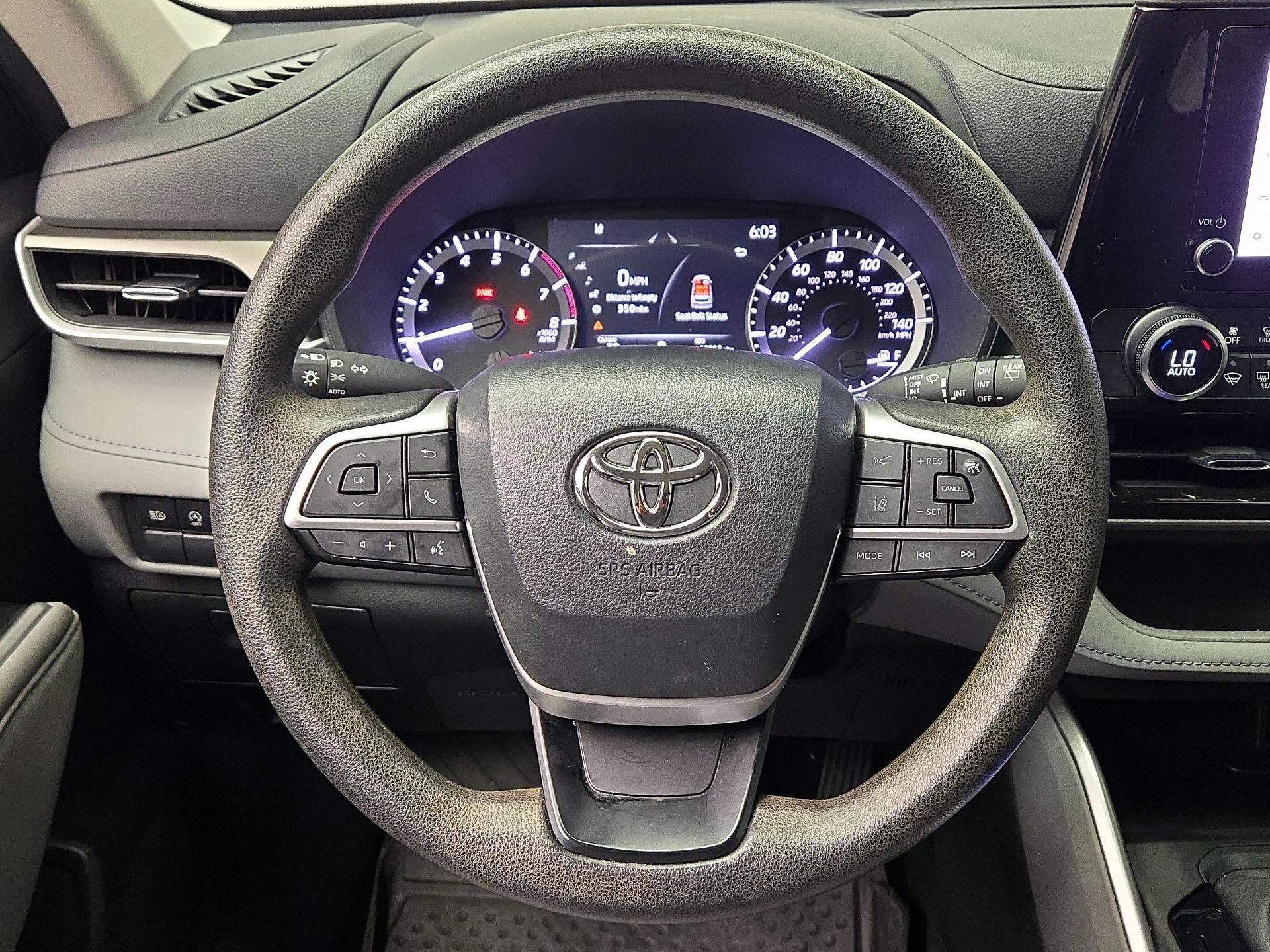 Thumbnail: 2023 Toyota Highlander - 10