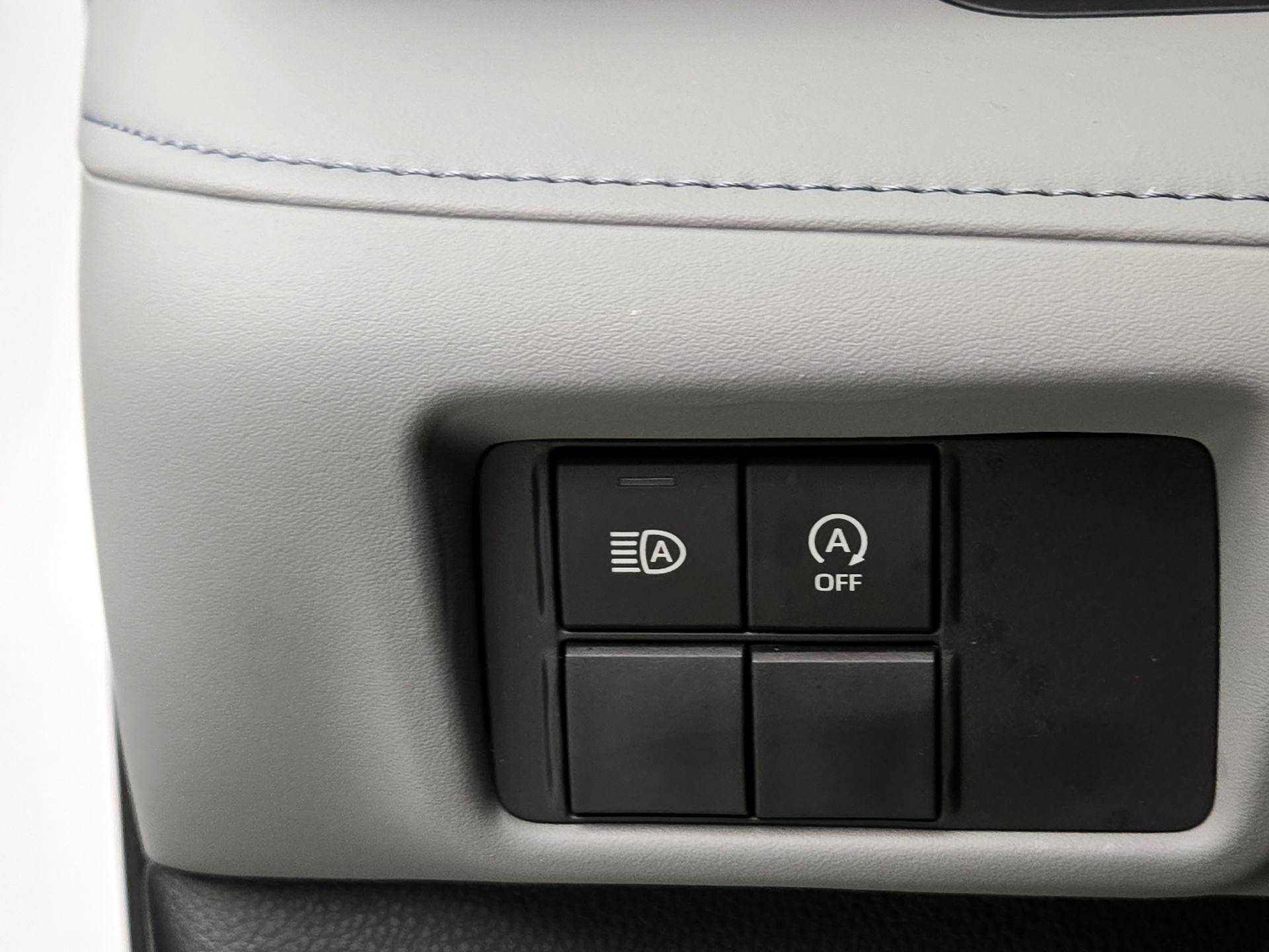 Thumbnail: 2023 Toyota Highlander - 13