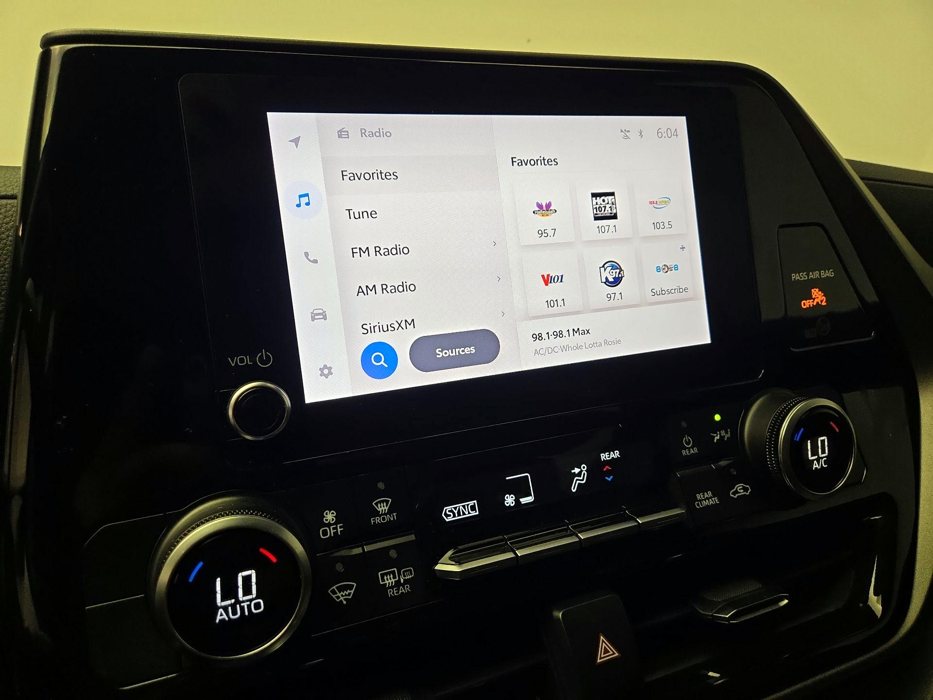 Thumbnail: 2023 Toyota Highlander - 15