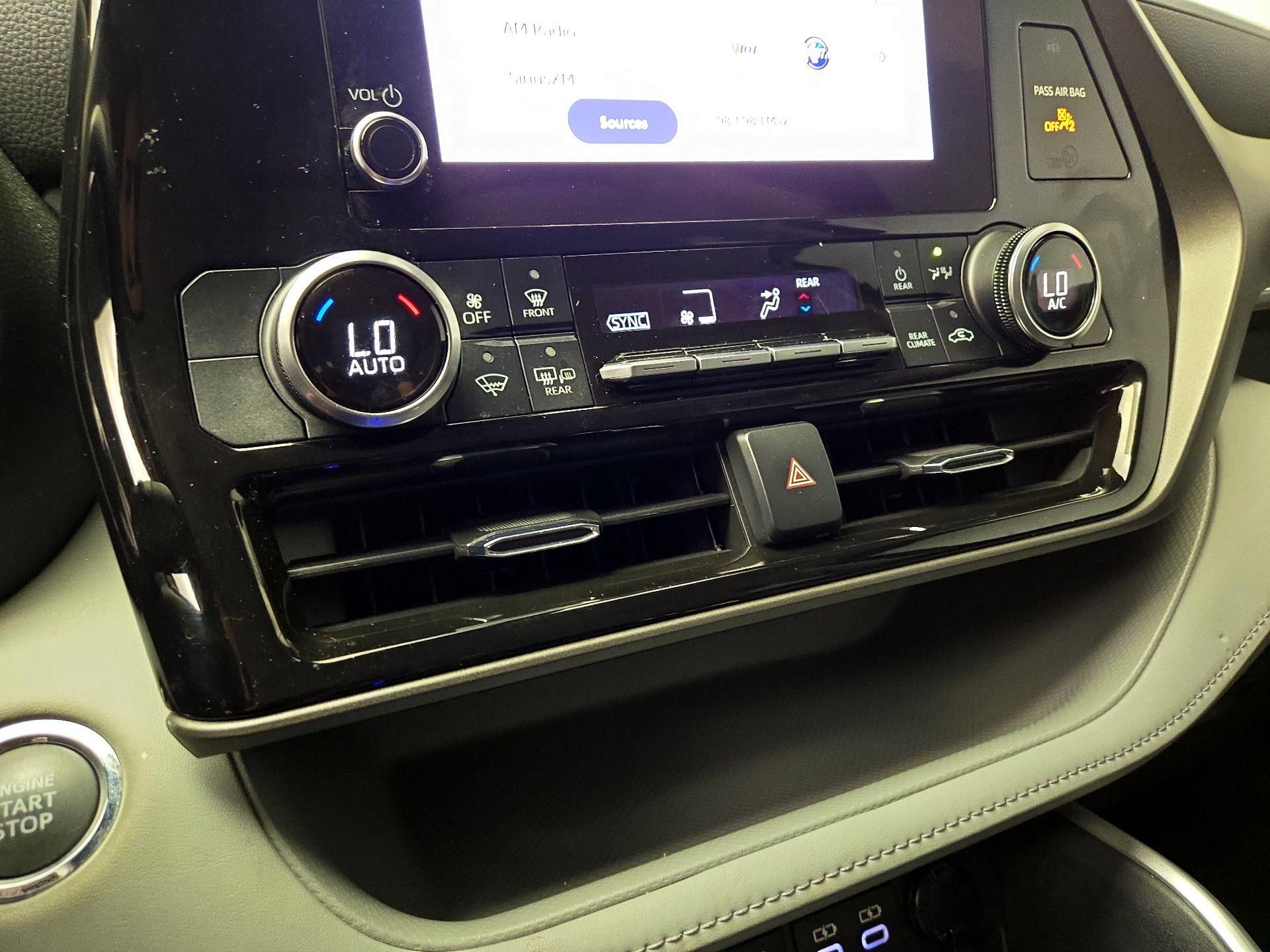 Thumbnail: 2023 Toyota Highlander - 16