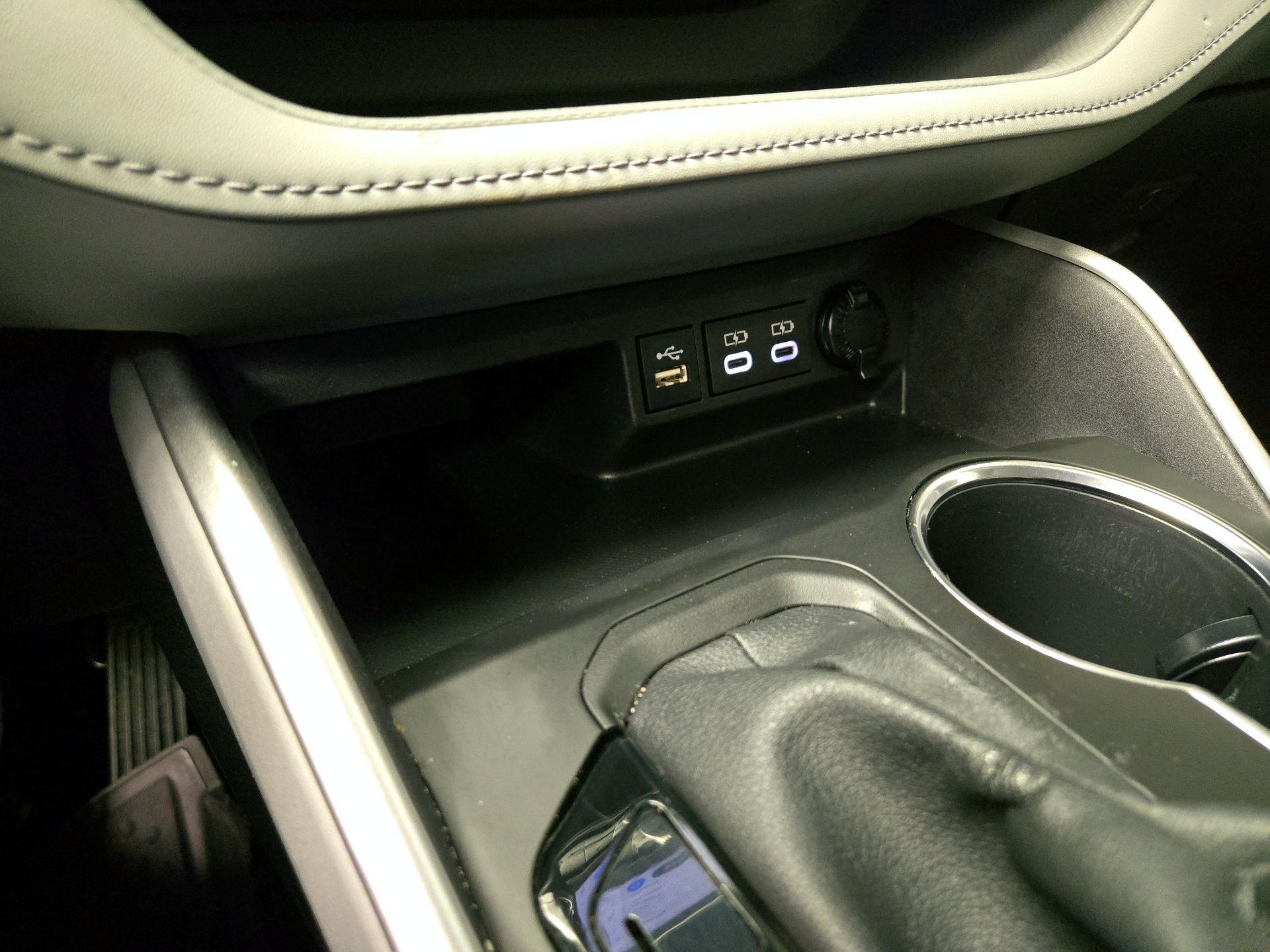 Thumbnail: 2023 Toyota Highlander - 18