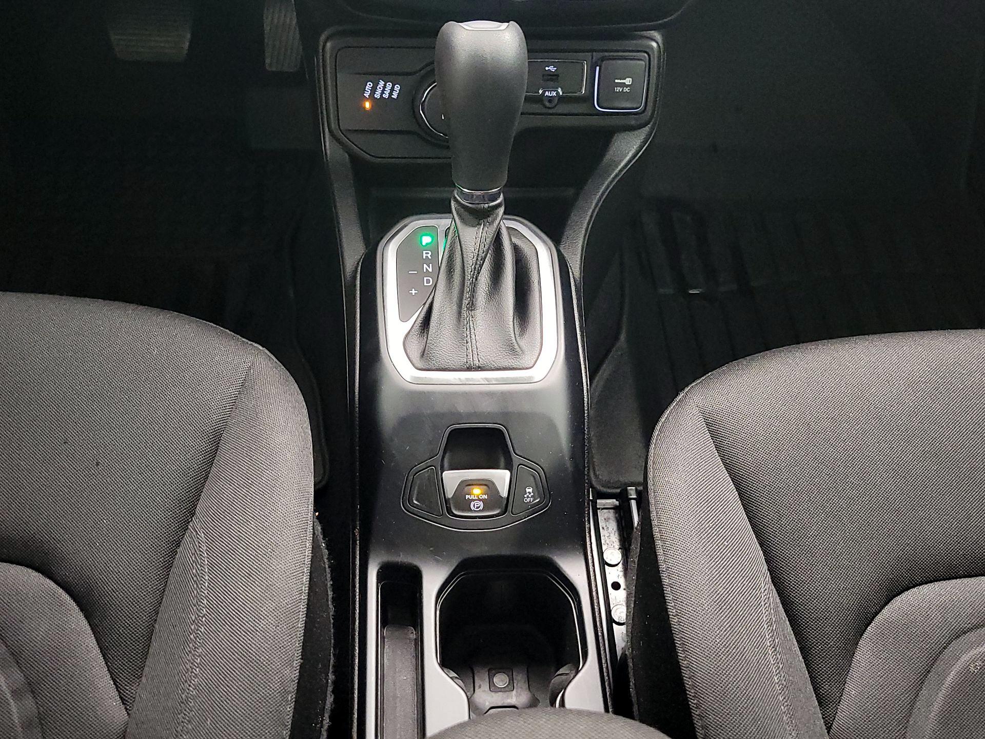Thumbnail: 2020 Jeep Renegade - 17
