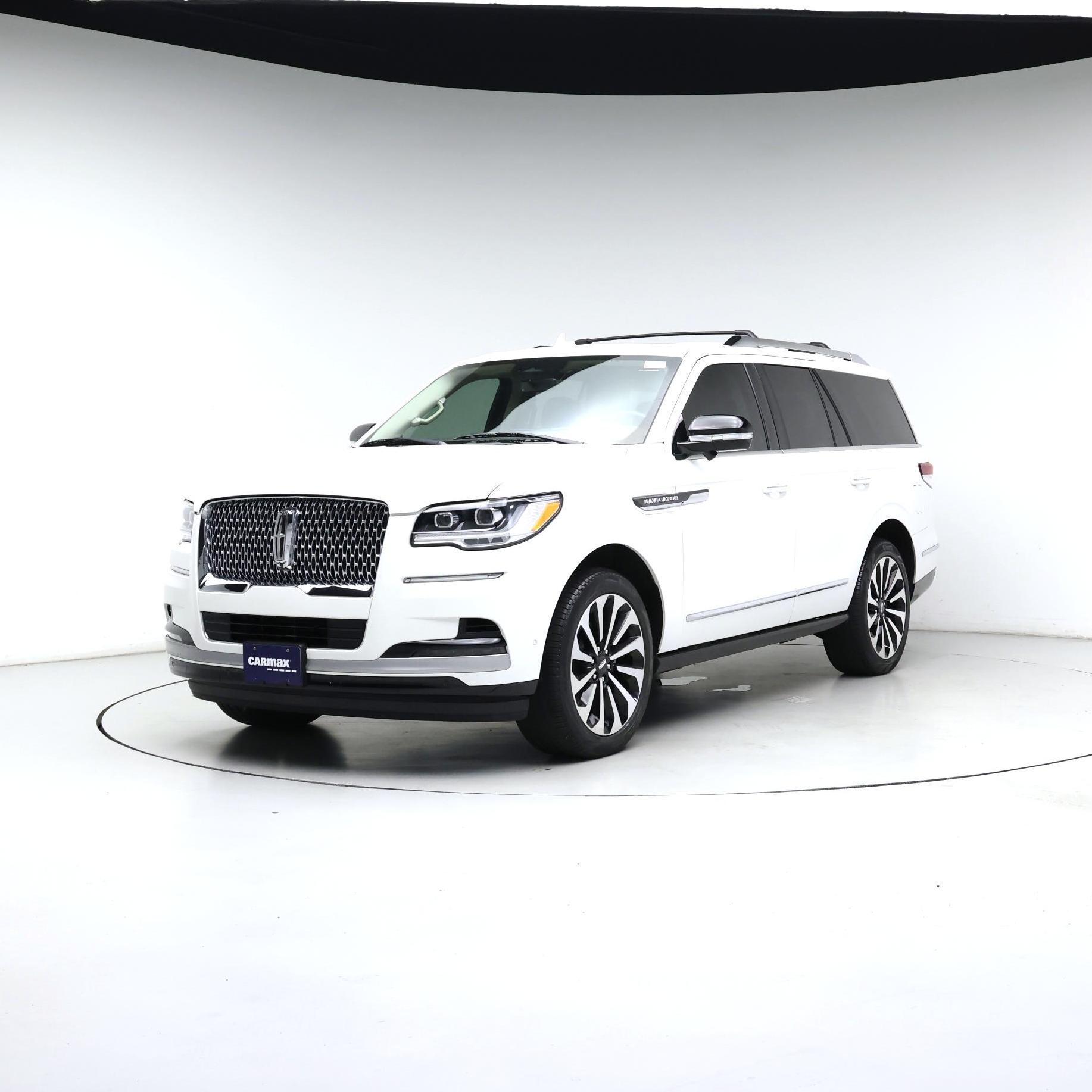 Thumbnail: 2022 Lincoln Navigator - 4