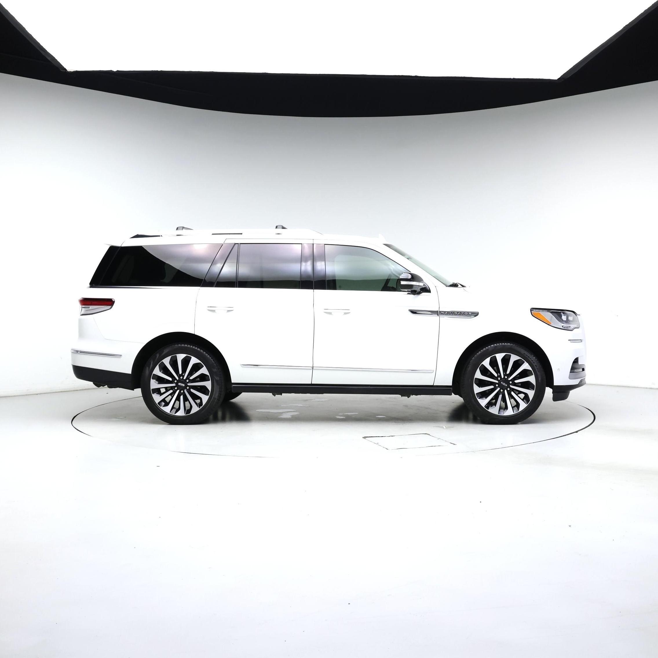 Thumbnail: 2022 Lincoln Navigator - 7