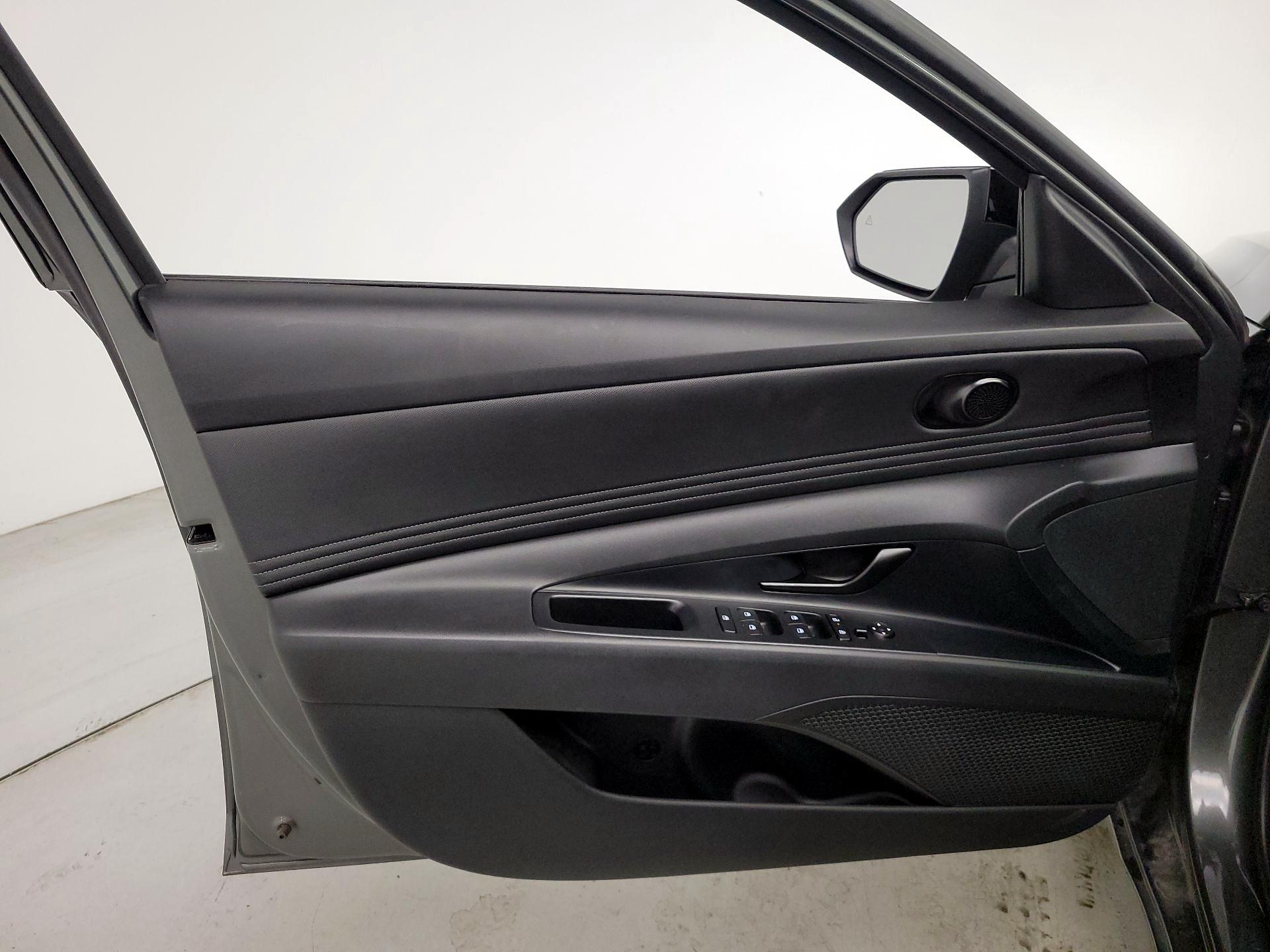 Thumbnail: 2025 Hyundai Elantra - 12