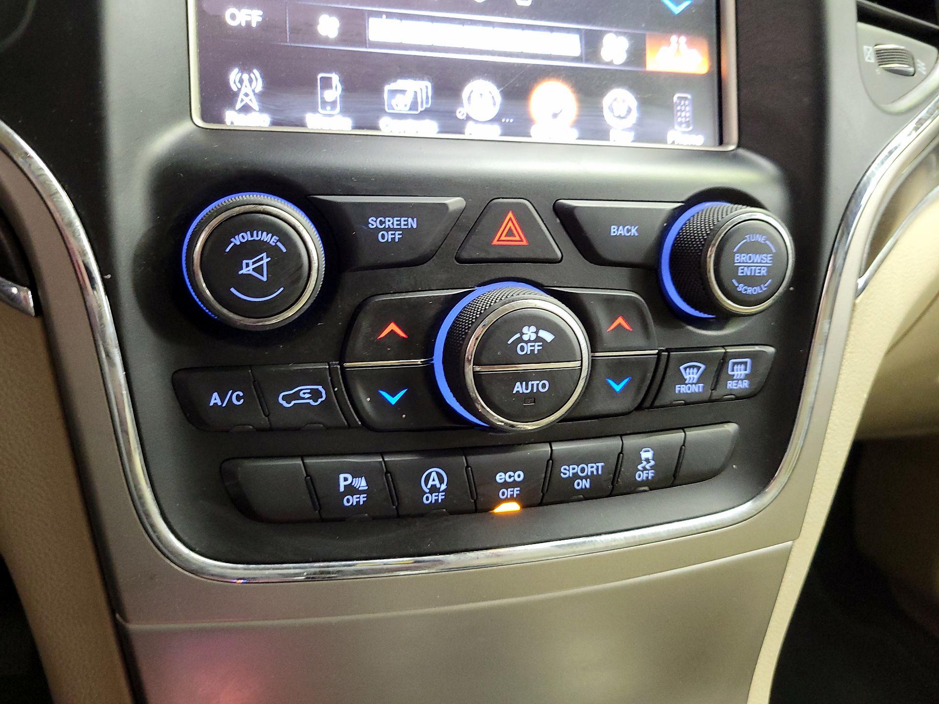 Thumbnail: 2017 Jeep Grand Cherokee - 17