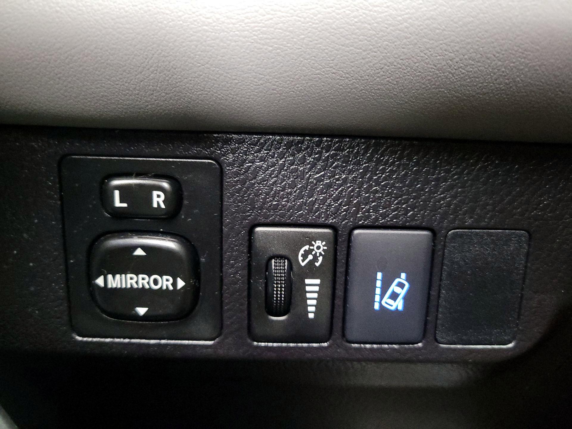 Thumbnail: 2017 Toyota RAV4 - 13