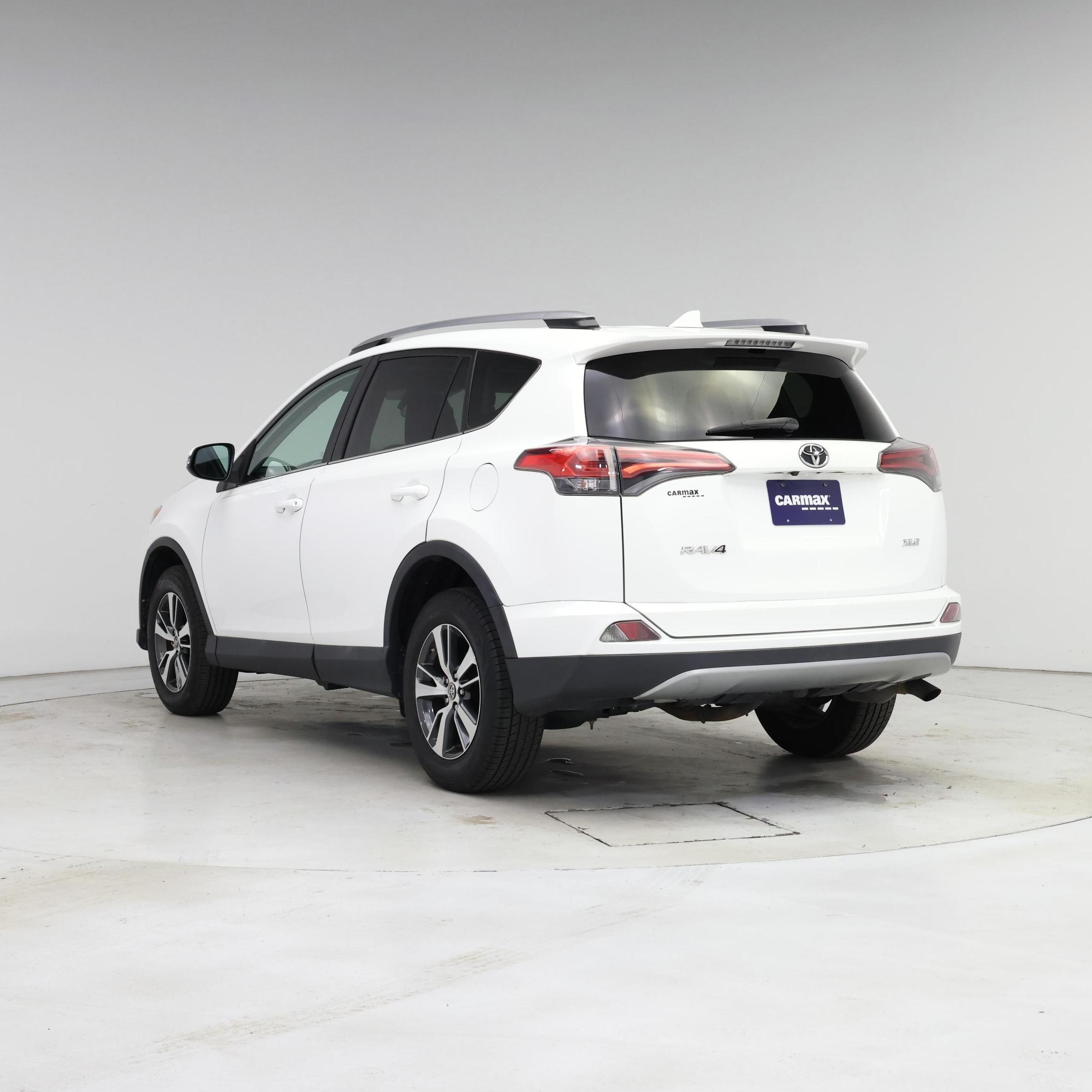 Thumbnail: 2017 Toyota RAV4 - 2