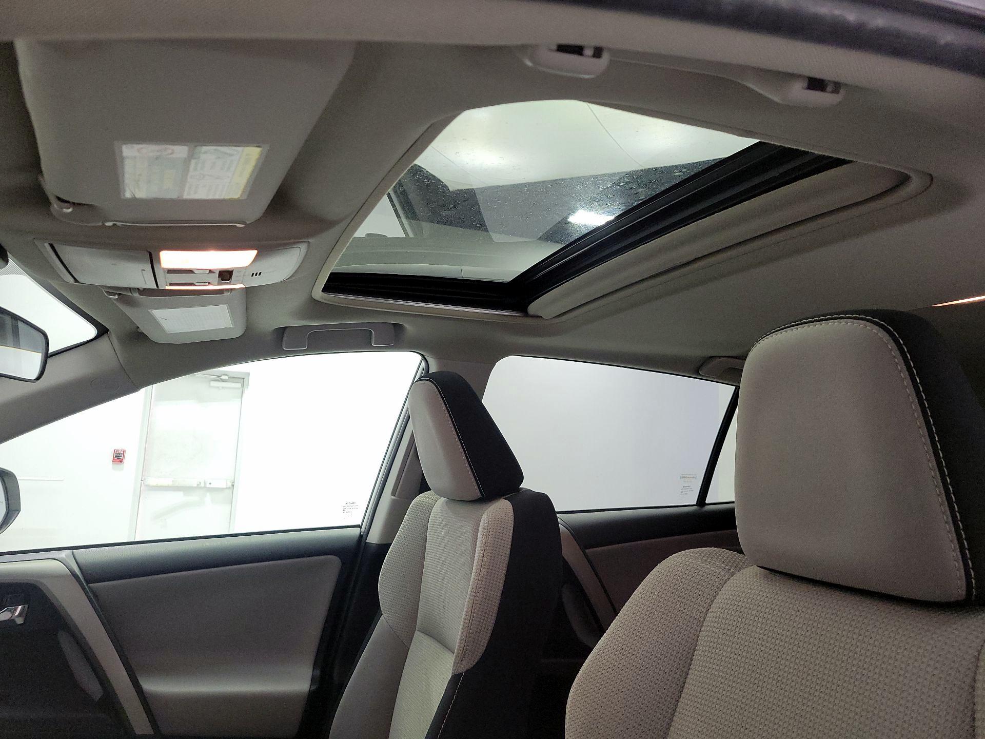 Thumbnail: 2017 Toyota RAV4 - 19