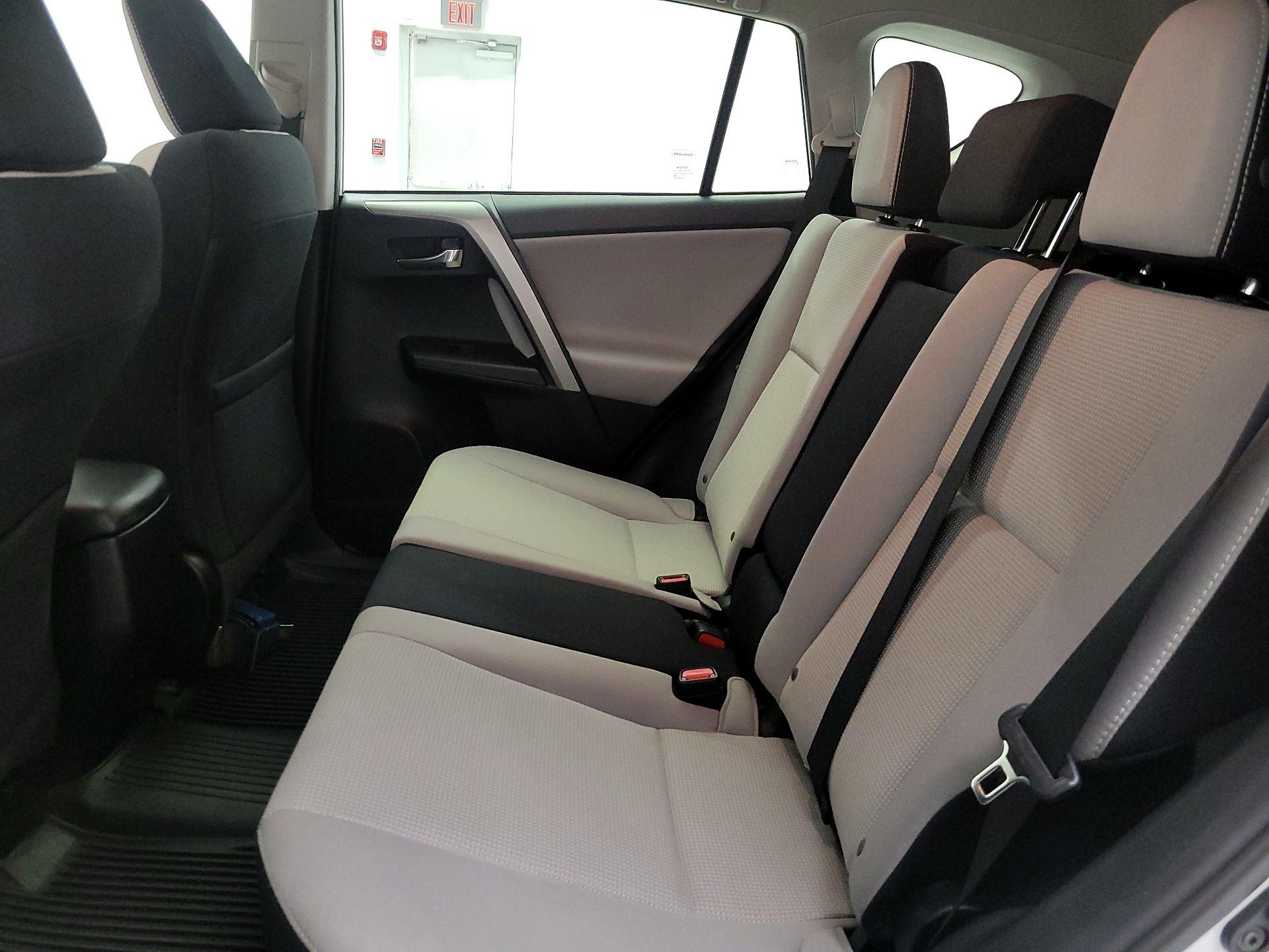 Thumbnail: 2017 Toyota RAV4 - 20