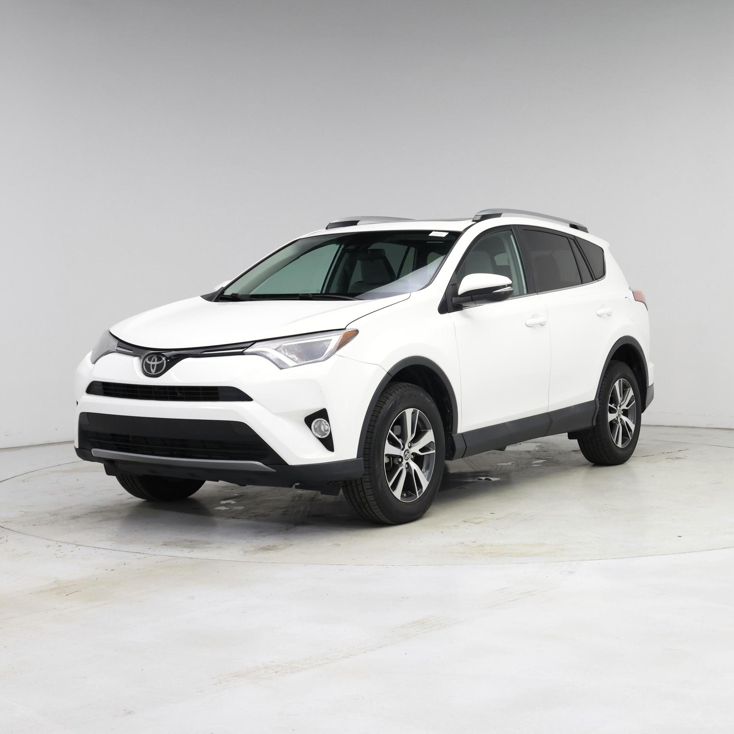 Thumbnail: 2017 Toyota RAV4 - 4