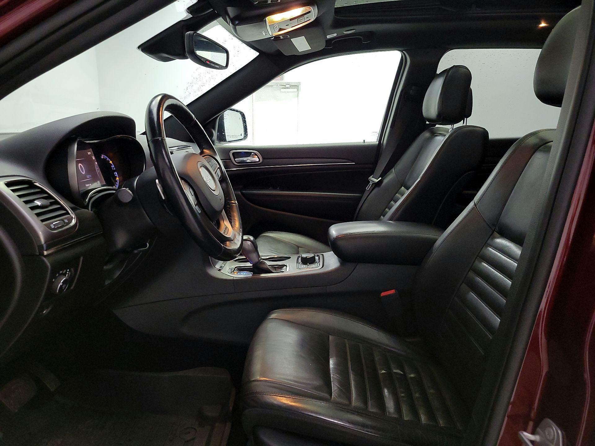 Thumbnail: 2020 Jeep Grand Cherokee - 11