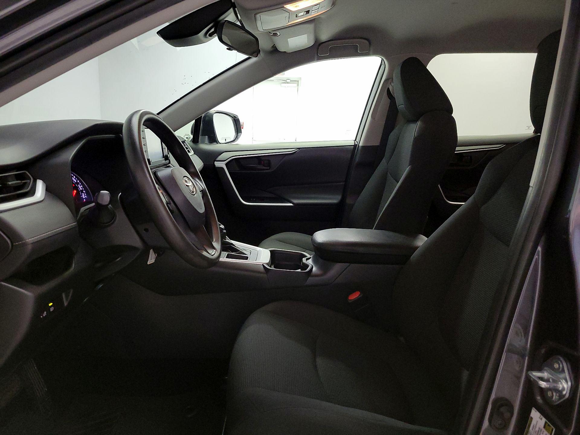 Thumbnail: 2021 Toyota RAV4 - 11