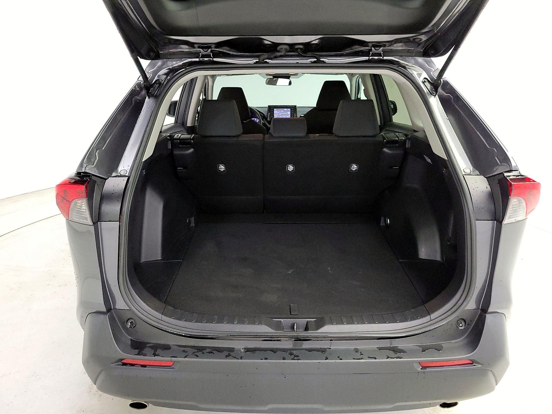 Thumbnail: 2021 Toyota RAV4 - 20