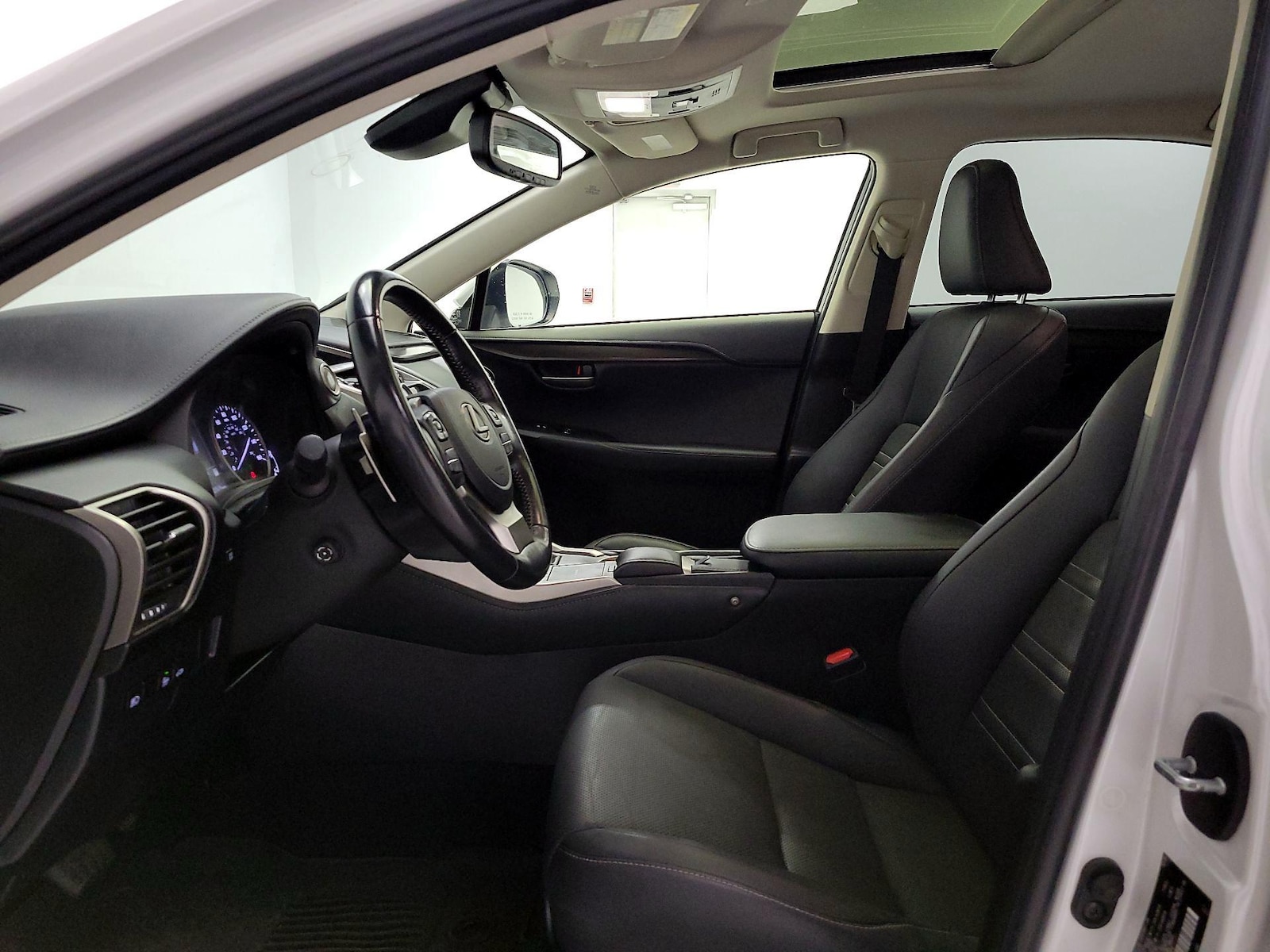 2021 Lexus NX 300 - Photo 12