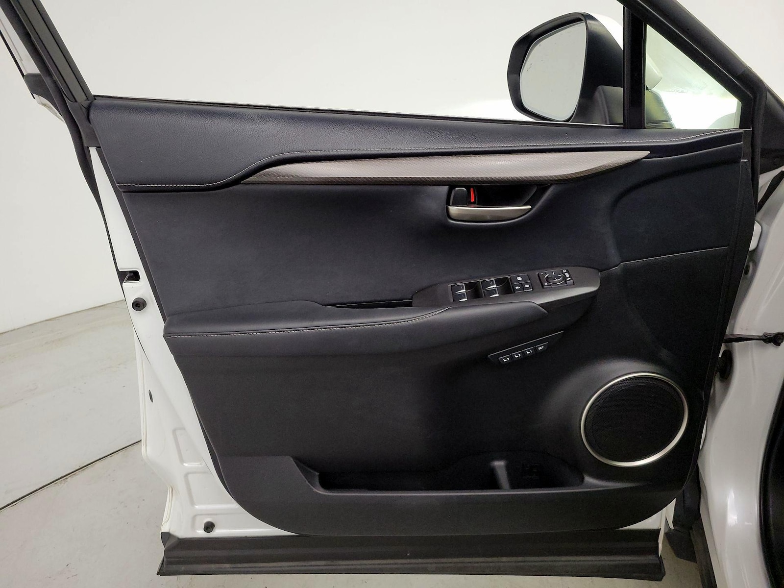 2021 Lexus NX 300 - Photo 13