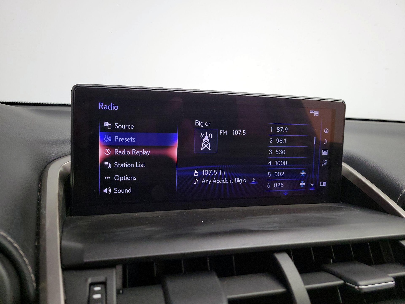 2021 Lexus NX 300 - Photo 17
