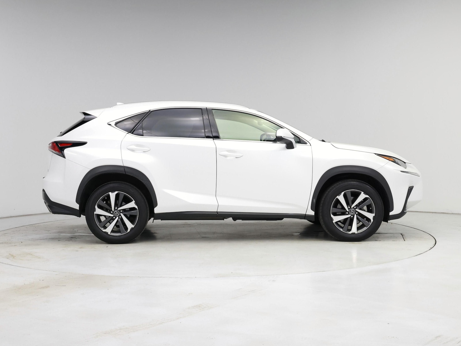 2021 Lexus NX 300 - Photo 8