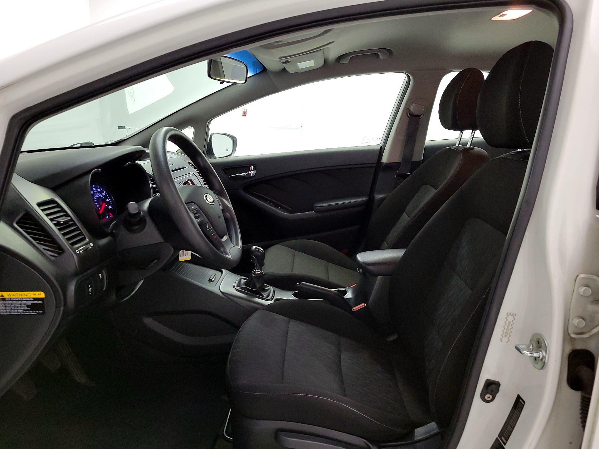 Thumbnail: 2016 Kia Forte - 11