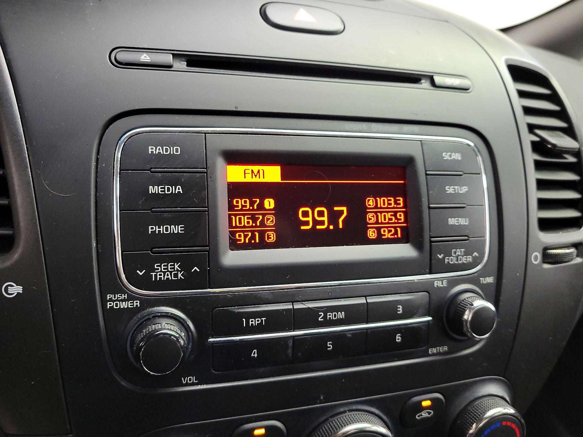 Thumbnail: 2016 Kia Forte - 14