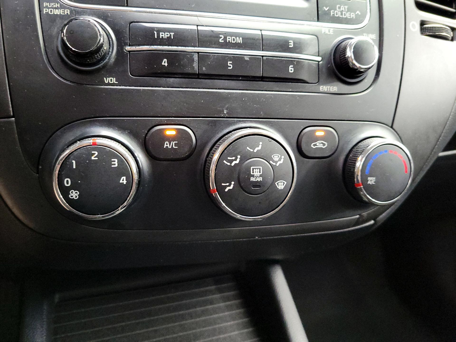 Thumbnail: 2016 Kia Forte - 15