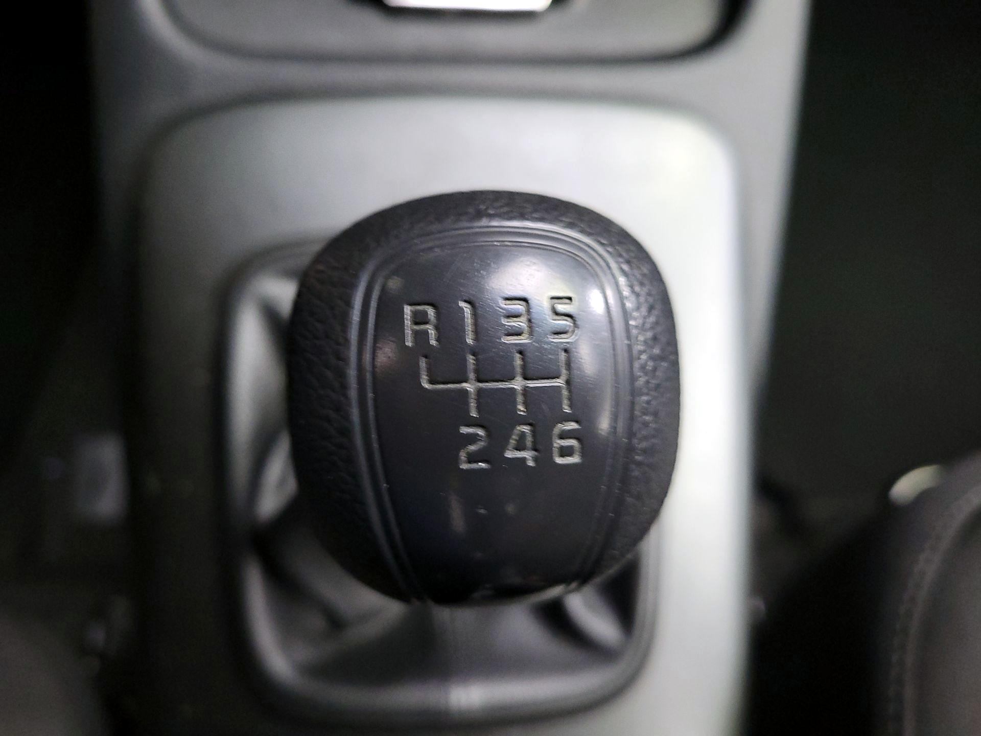 Thumbnail: 2016 Kia Forte - 16