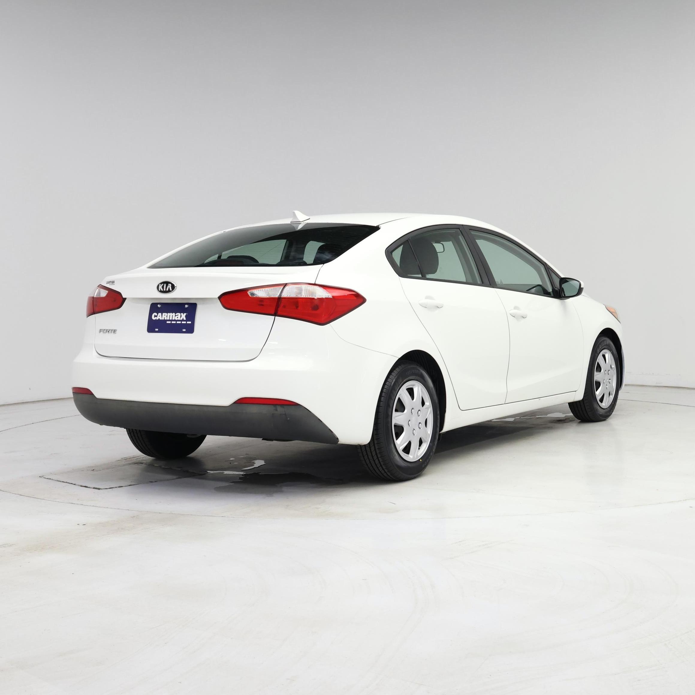 Thumbnail: 2016 Kia Forte - 8