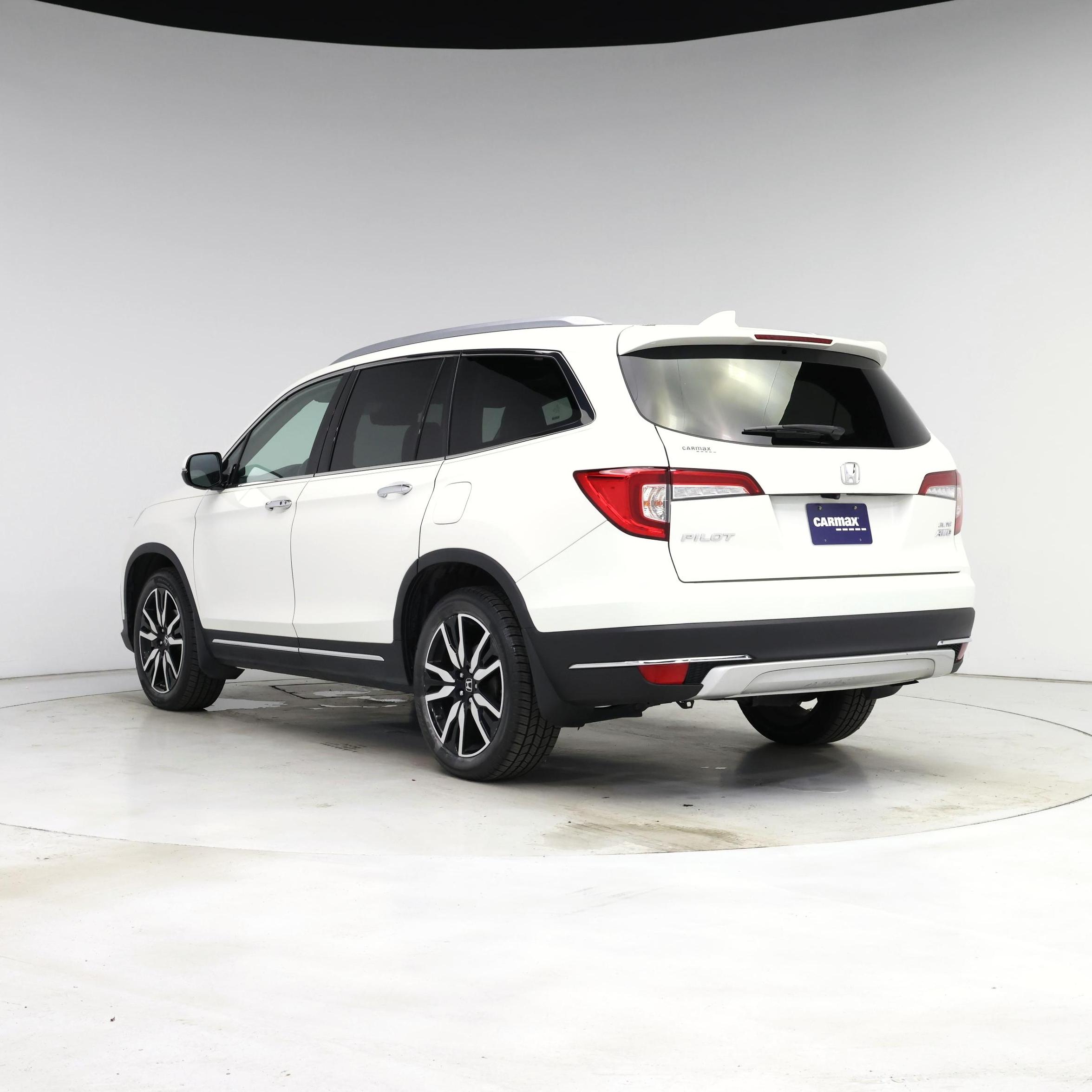 Thumbnail: 2019 Honda Pilot - 2