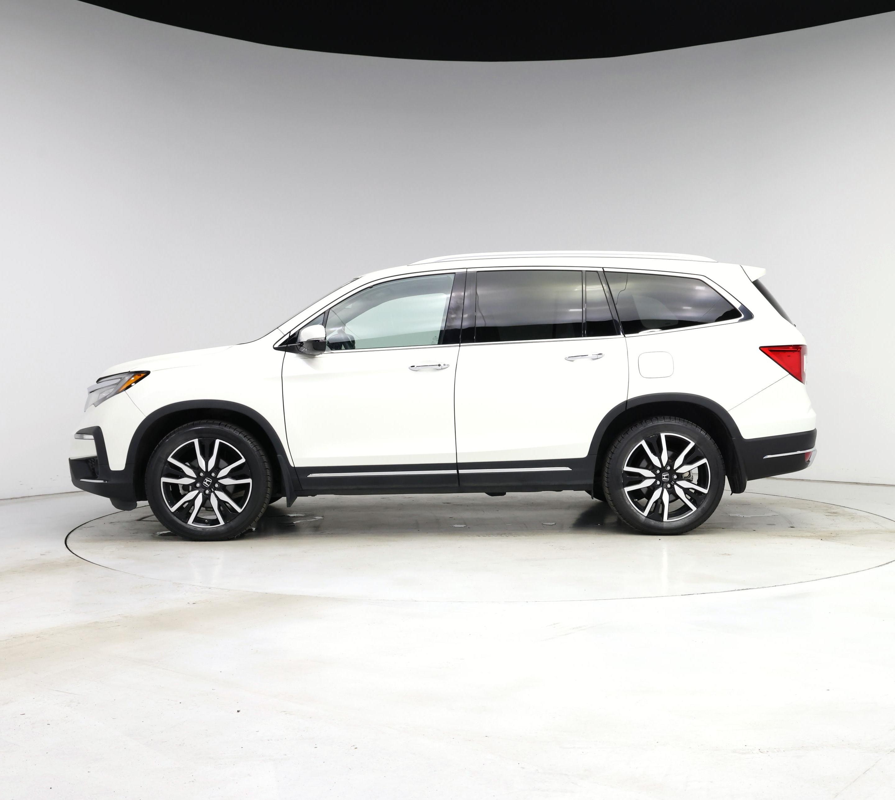 Thumbnail: 2019 Honda Pilot - 3