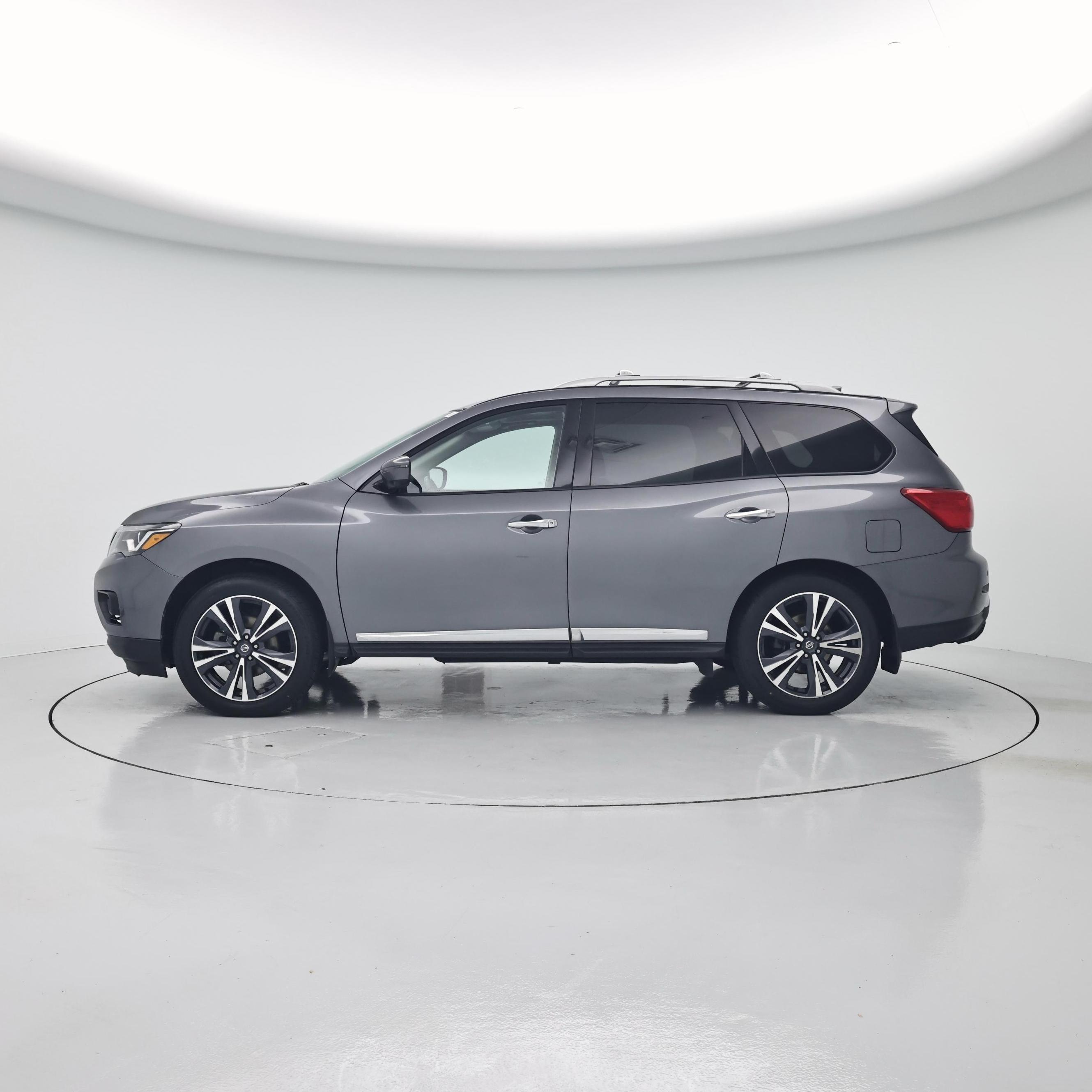 Thumbnail: 2020 Nissan Pathfinder - 3